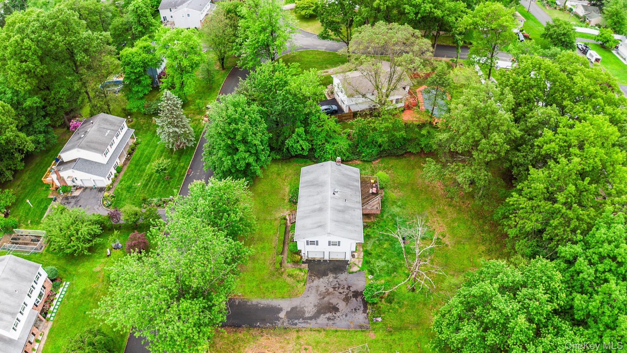 5 Catalpa Court, Bardonia, NY 10954