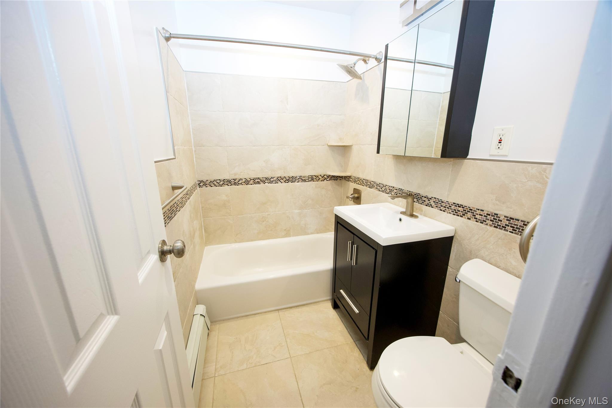 77 Lenox Road # 1A, Rockville Centre, NY 11570