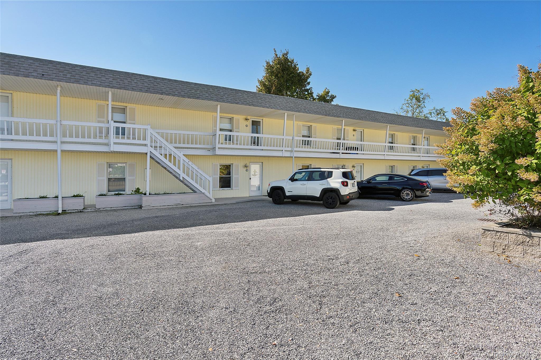 30 Little Neck Road # 21, Southampton, NY 11968