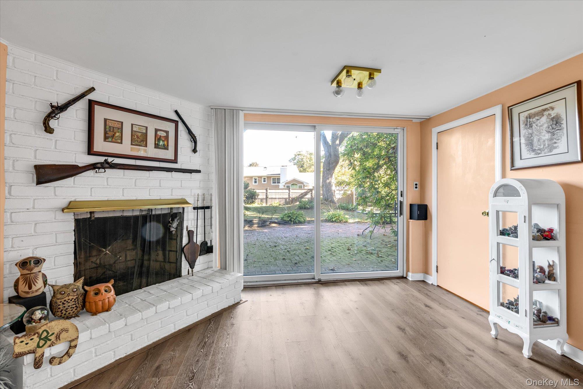 5 Meroke Court, Huntington Station, NY 11746