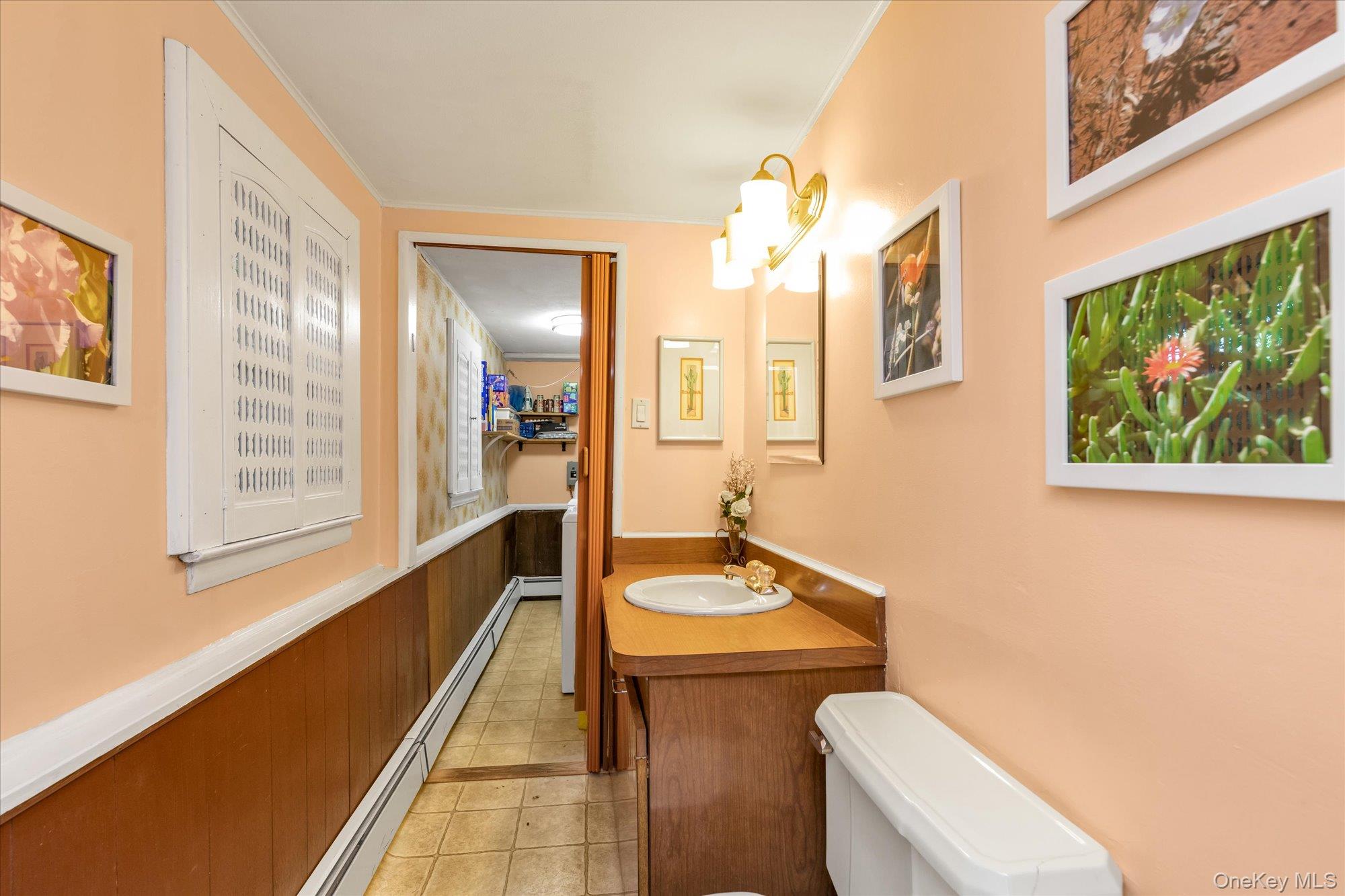 5 Meroke Court, Huntington Station, NY 11746