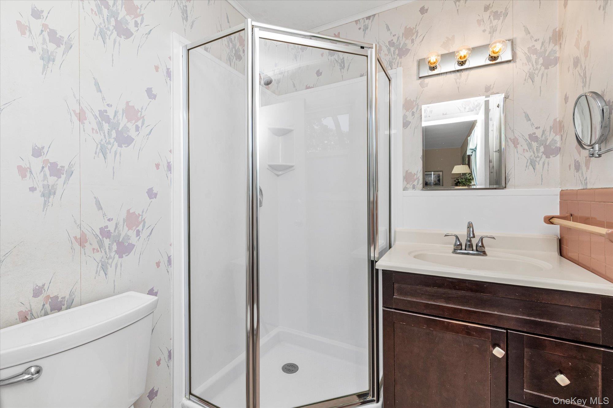 5 Meroke Court, Huntington Station, NY 11746