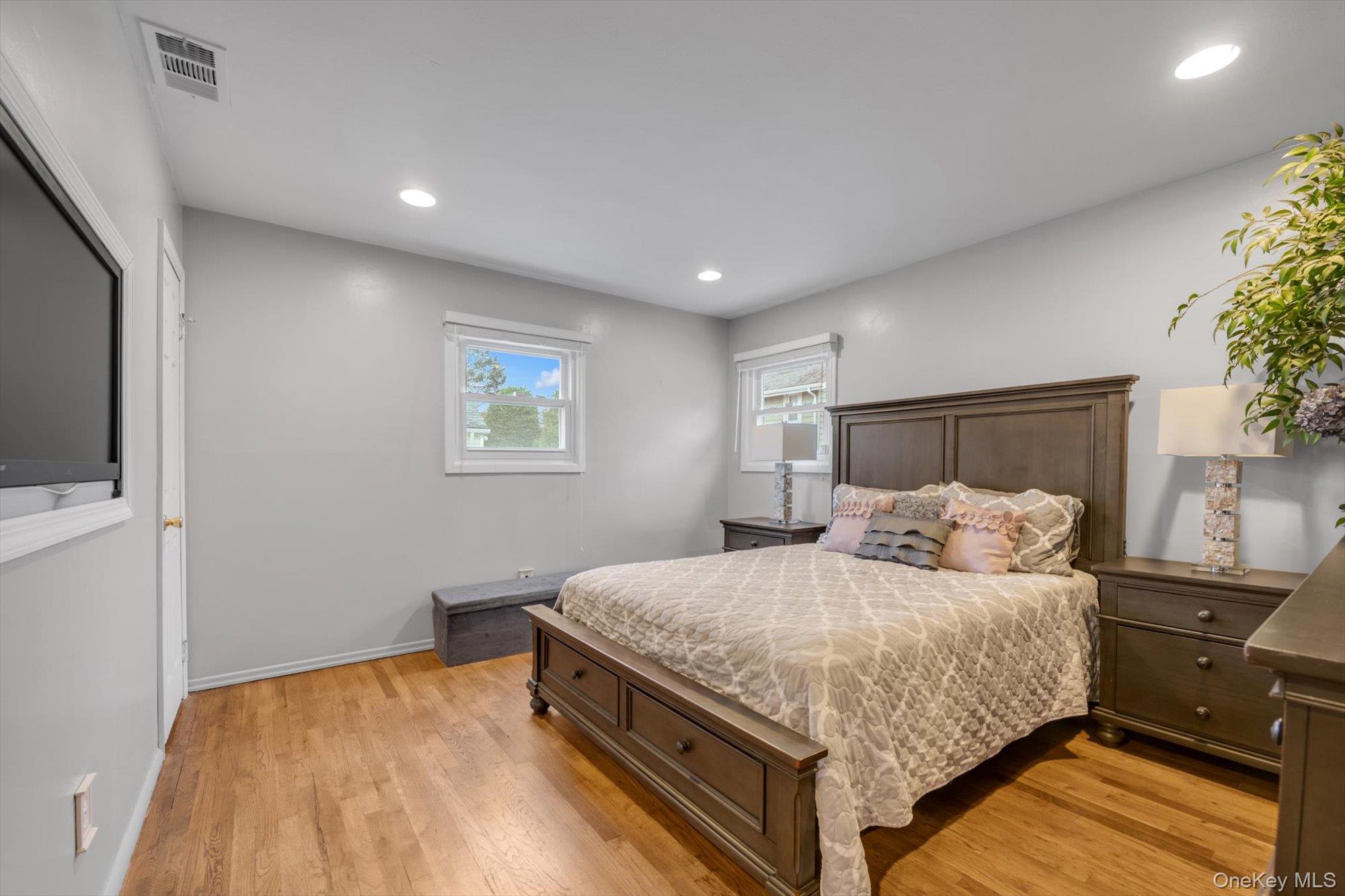 326 4th Street, East Northport, NY 11731