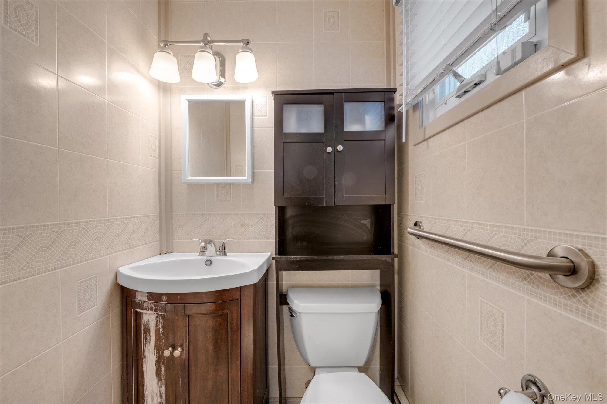 326 4th Street, East Northport, NY 11731