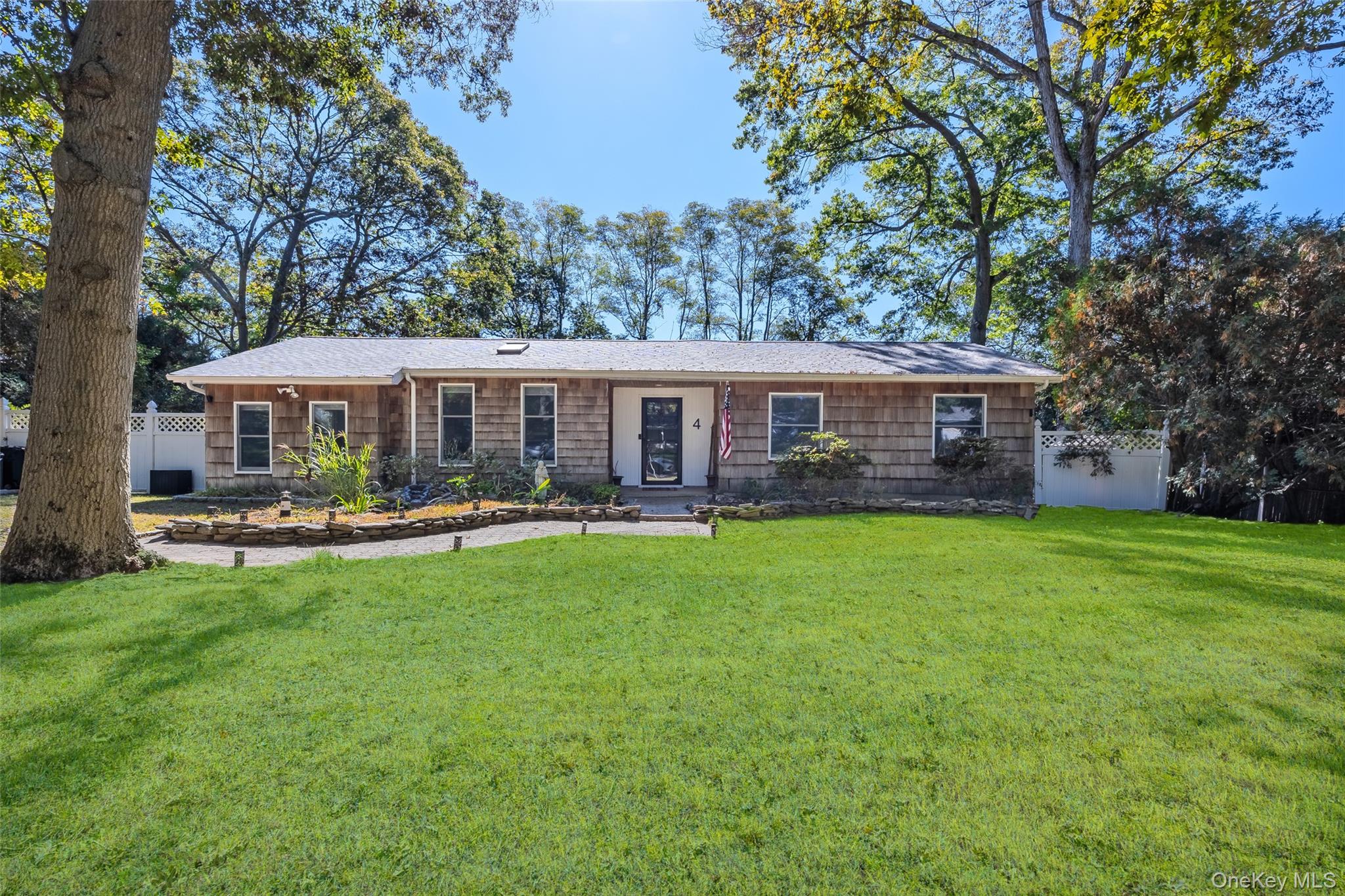 4 Model Court, Rocky Point, NY 11778