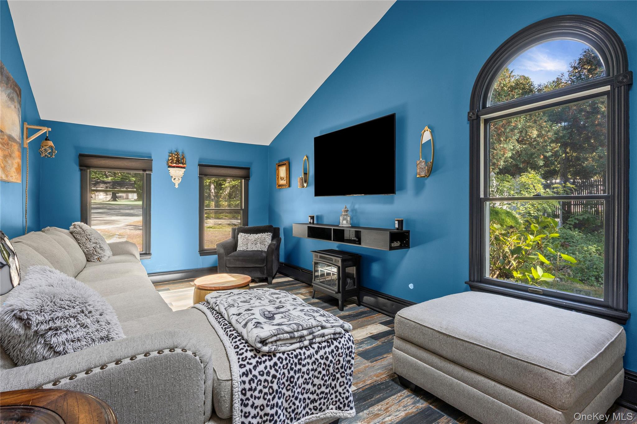 4 Model Court, Rocky Point, NY 11778