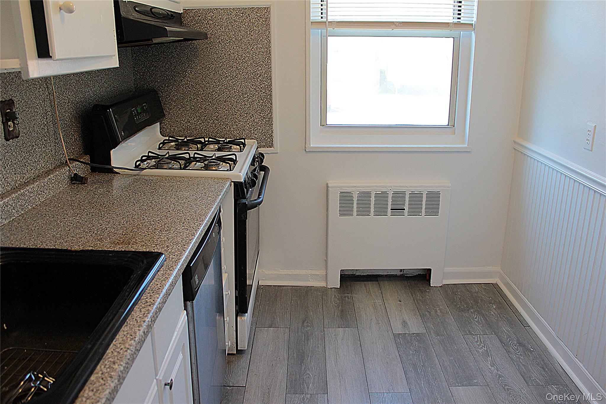 28 DeHaven Drive # 1E, Yonkers, NY 10701