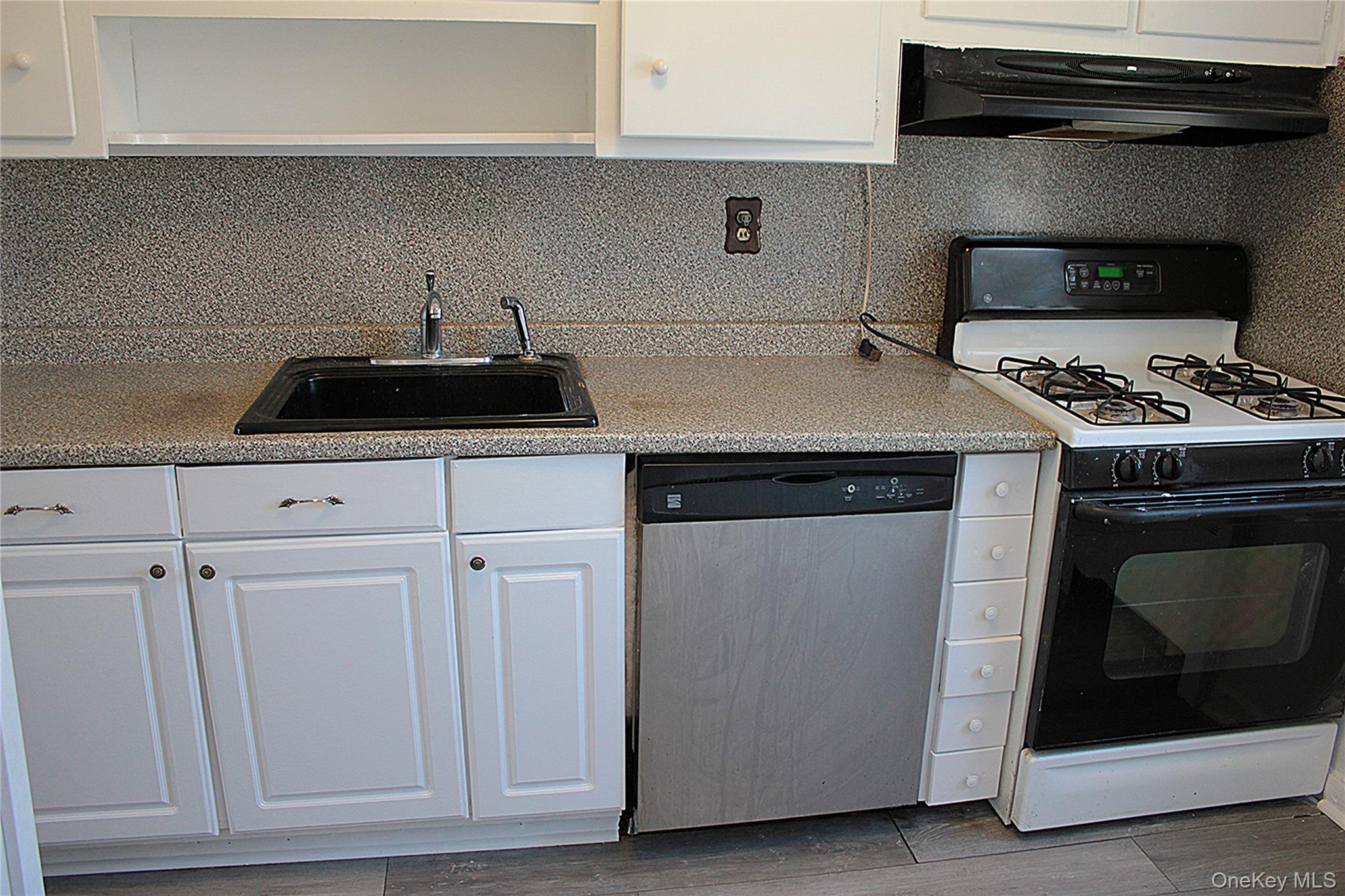 28 DeHaven Drive # 1E, Yonkers, NY 10701