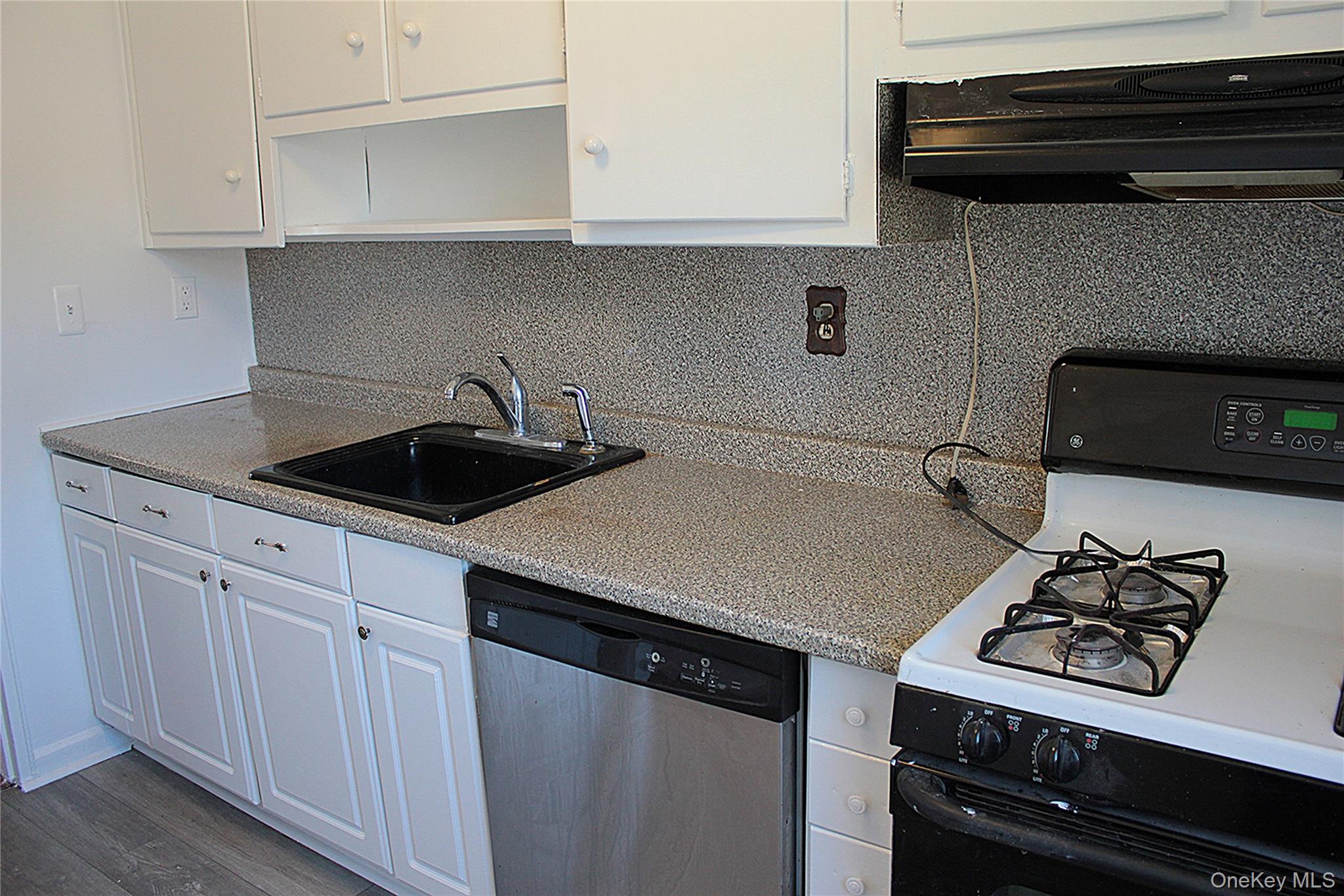 28 DeHaven Drive # 1E, Yonkers, NY 10701