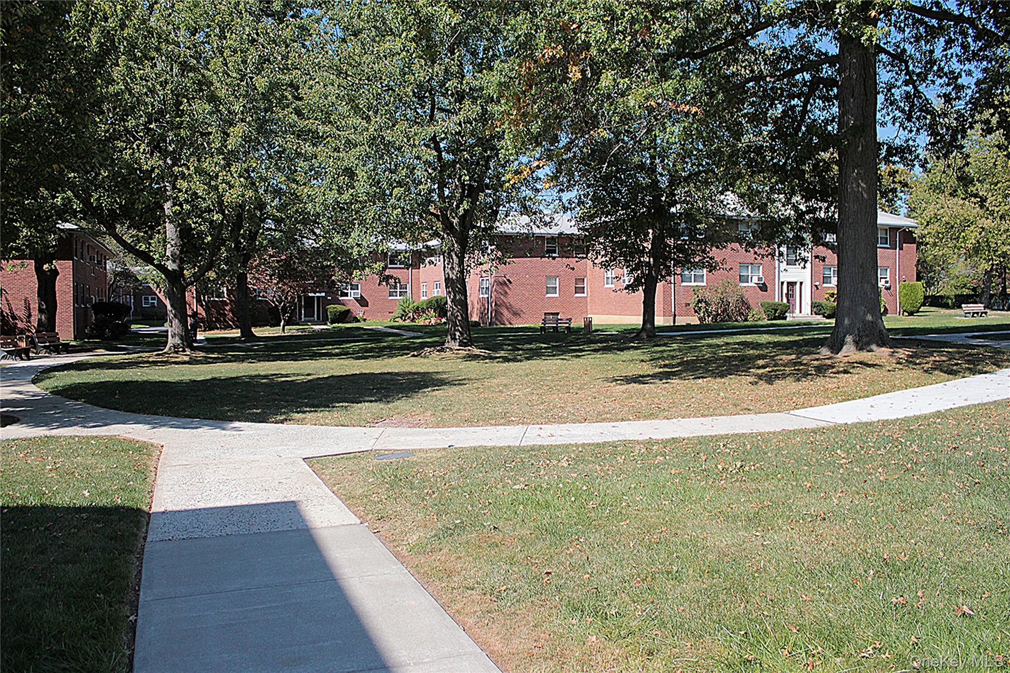 28 DeHaven Drive # 1E, Yonkers, NY 10701