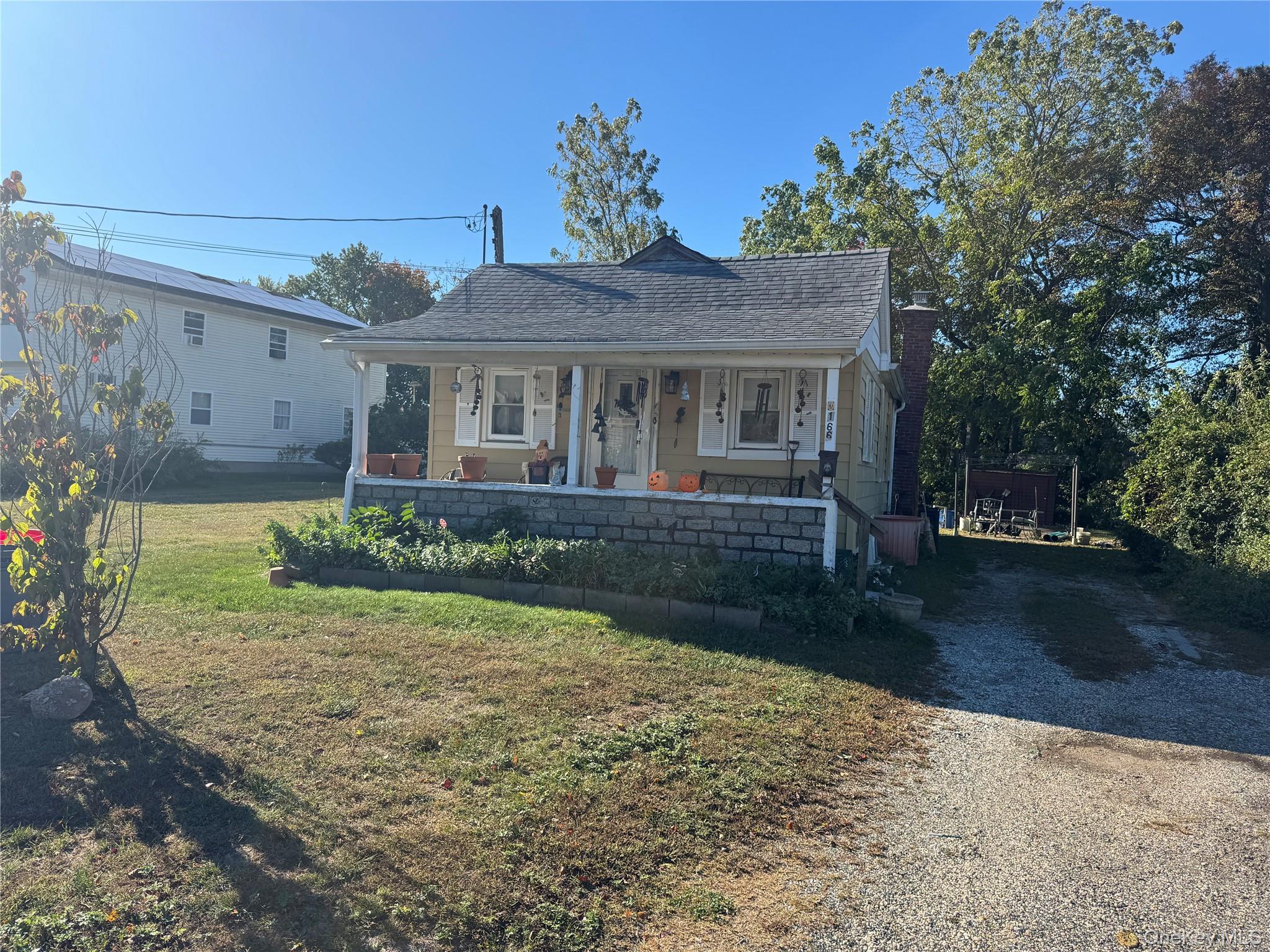 166 & 170 Woodrow Parkway, West Babylon, NY 11704