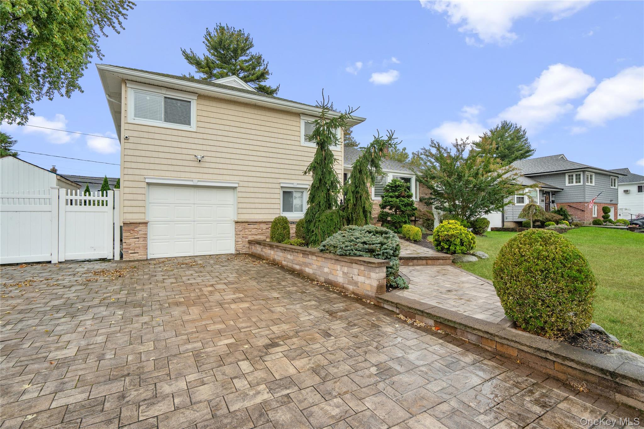 240 Wyngate Drive, Massapequa, NY 11758