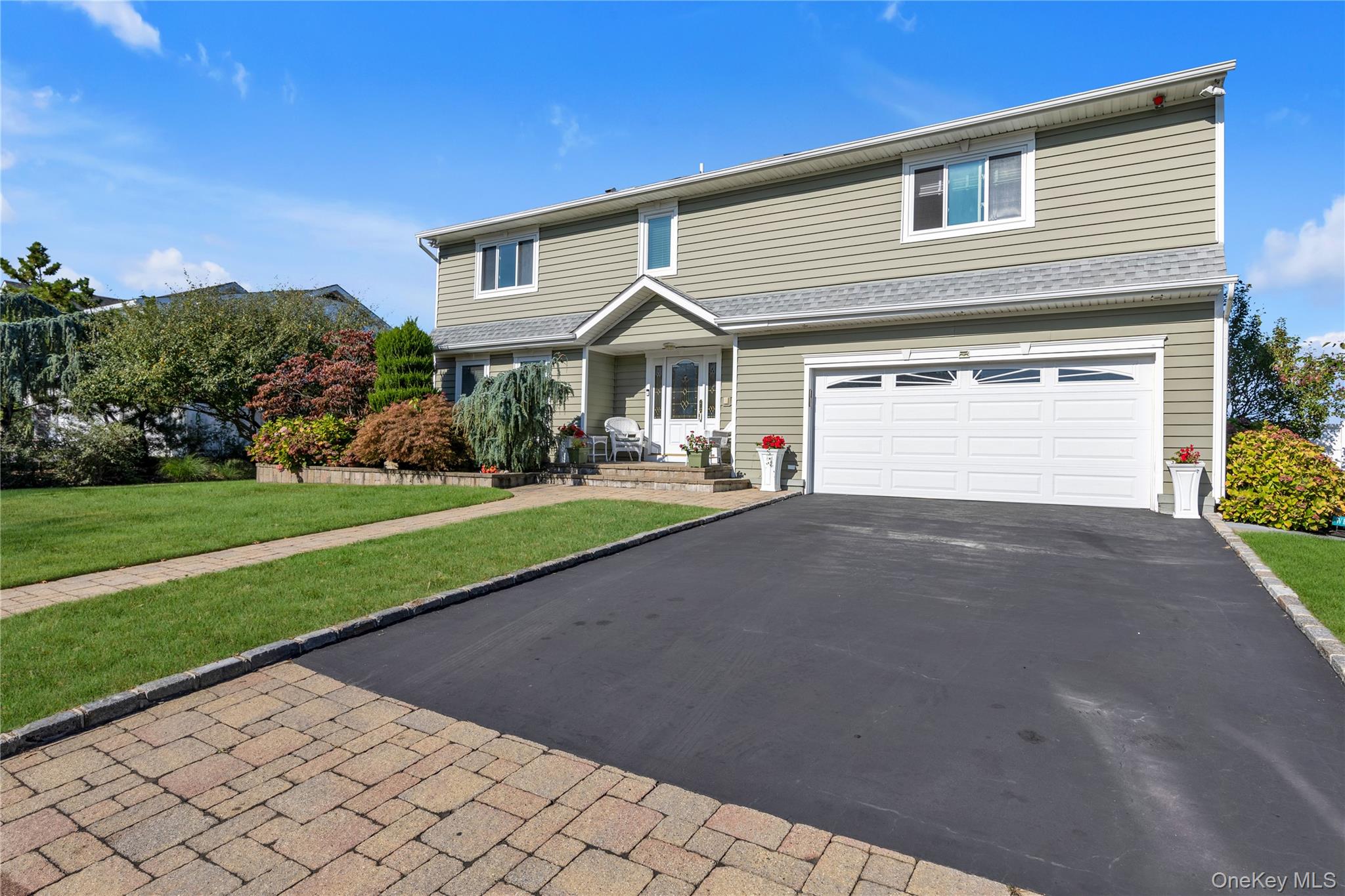 43 Oak Point Drive N, Bayville, NY 11709