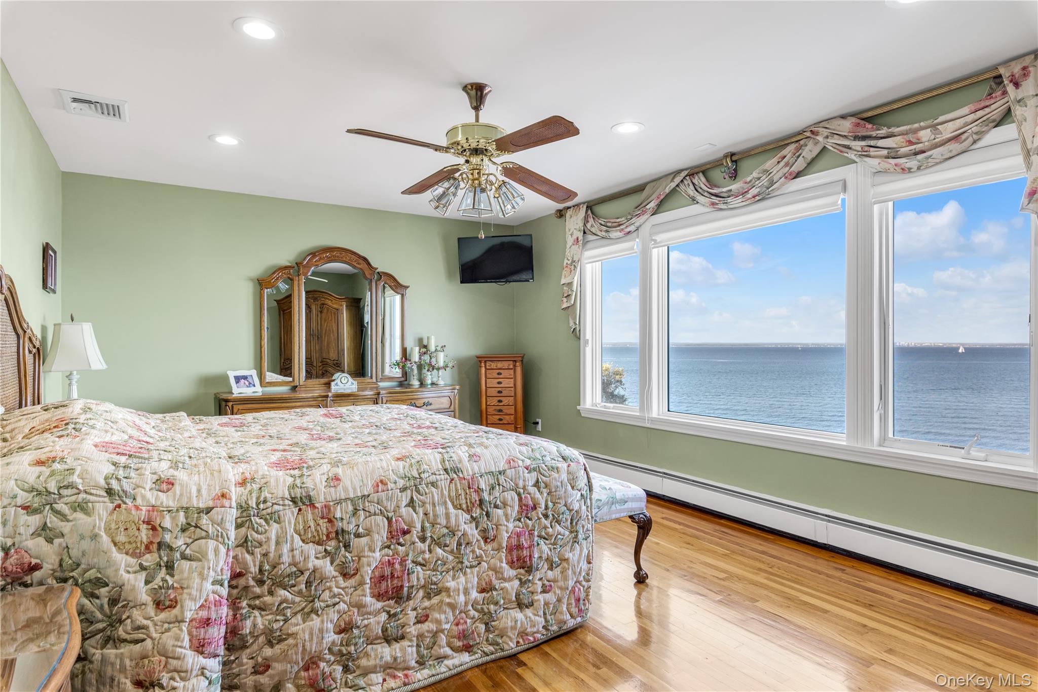 43 Oak Point Drive N, Bayville, NY 11709