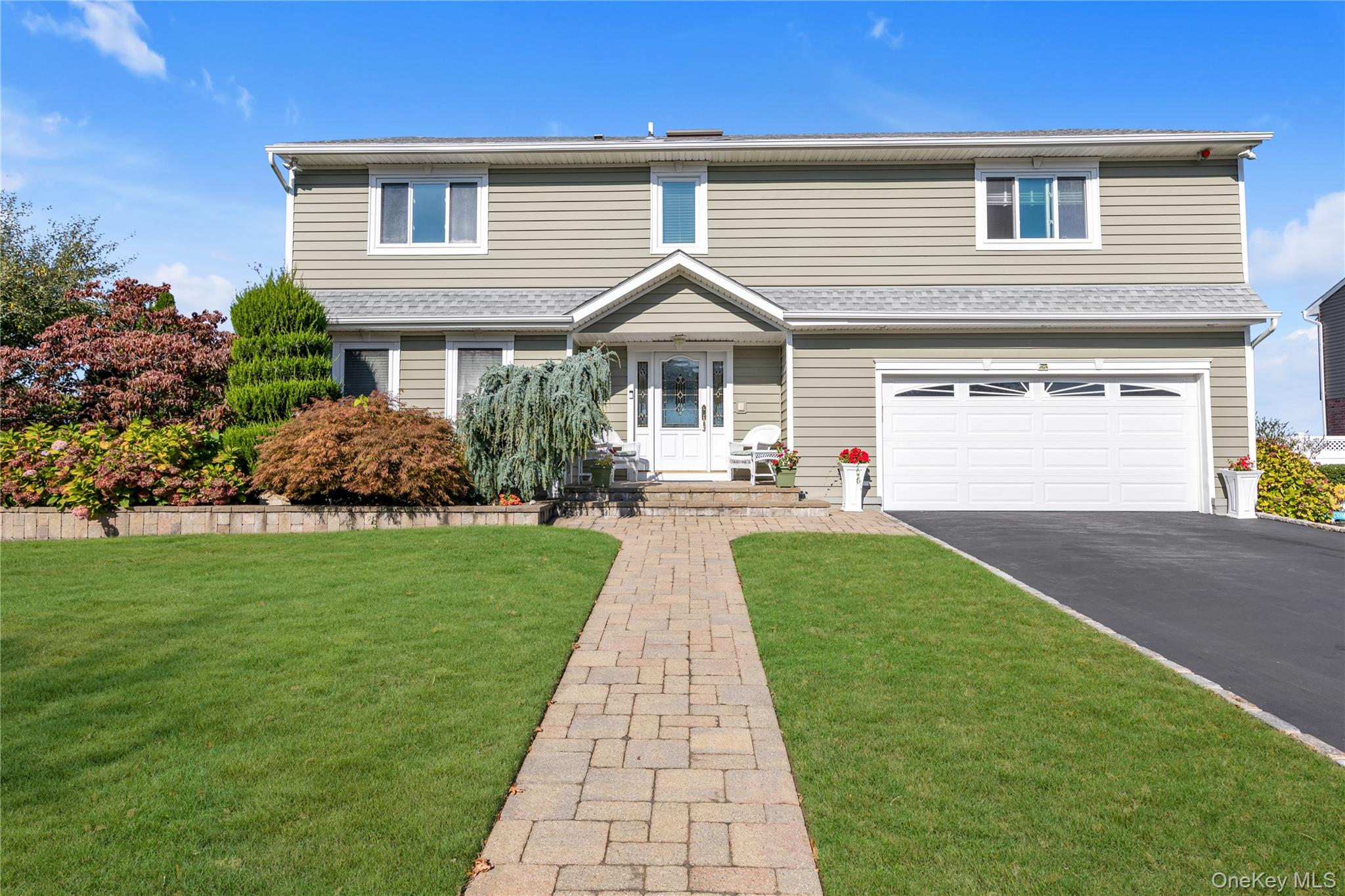 43 Oak Point Drive N, Bayville, NY 11709