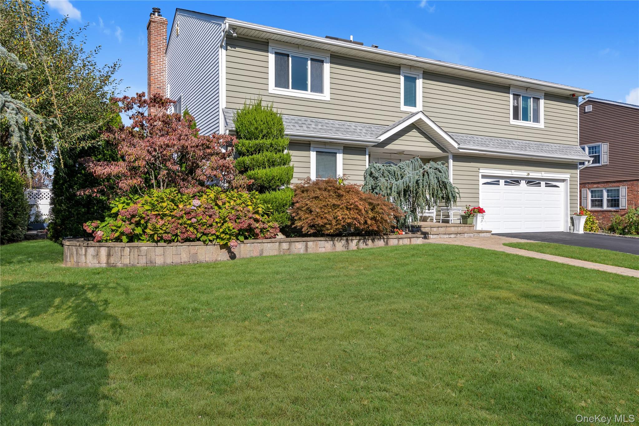 43 Oak Point Drive N, Bayville, NY 11709