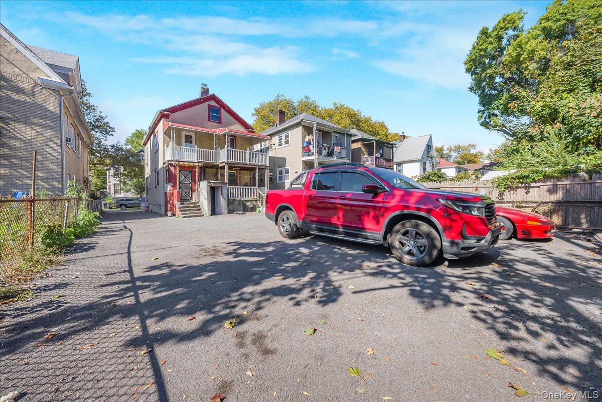 421 S 10th Avenue, Mount Vernon, NY 10550