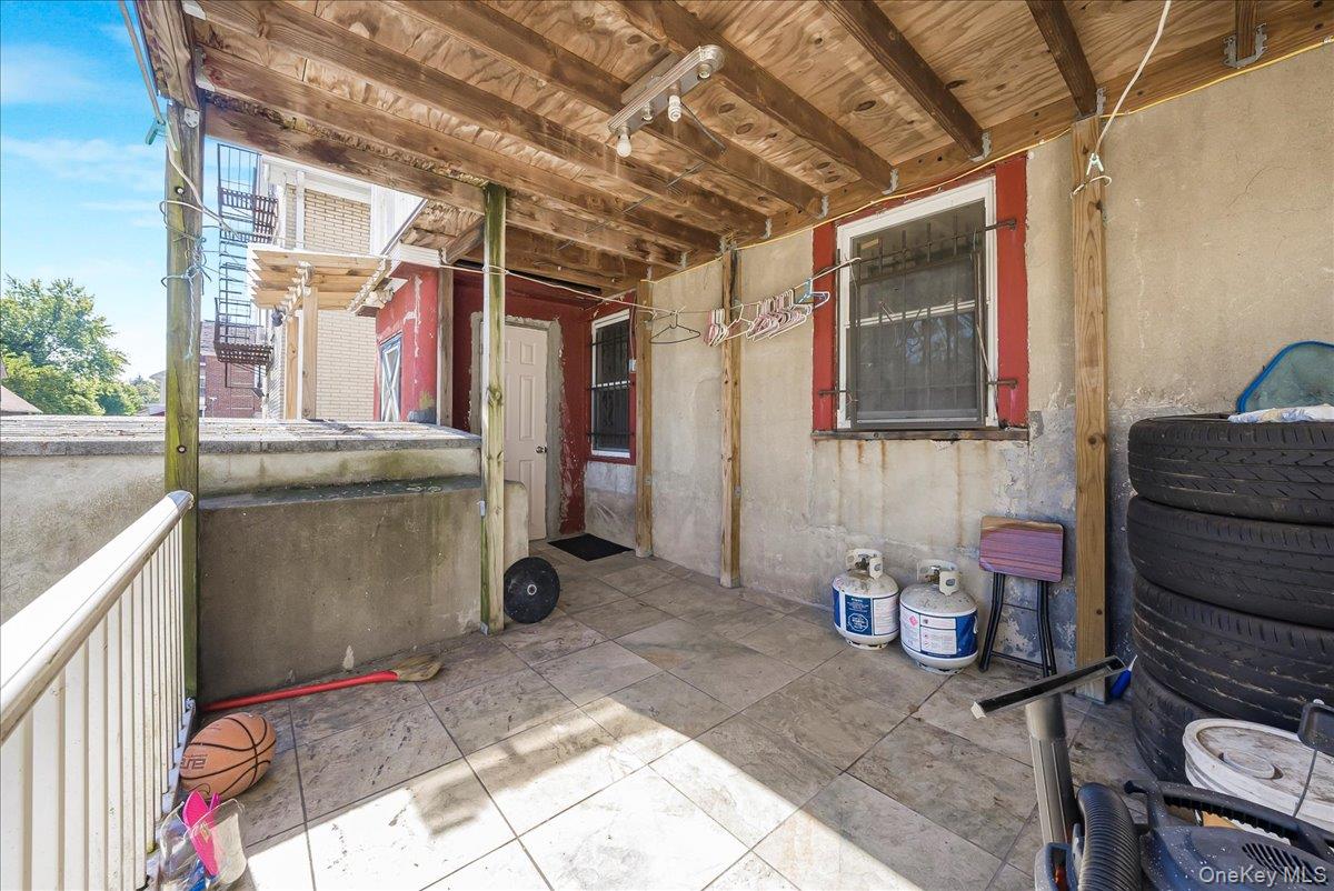 421 S 10th Avenue, Mount Vernon, NY 10550