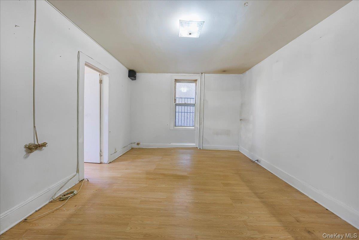 421 S 10th Avenue, Mount Vernon, NY 10550