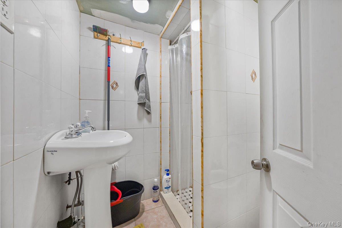 421 S 10th Avenue, Mount Vernon, NY 10550