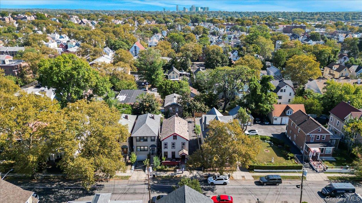 421 S 10th Avenue, Mount Vernon, NY 10550