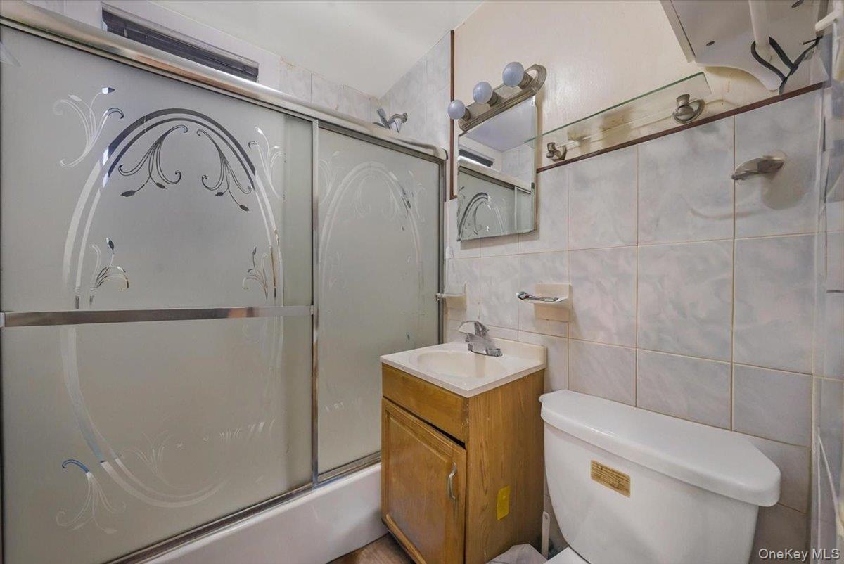 421 S 10th Avenue, Mount Vernon, NY 10550