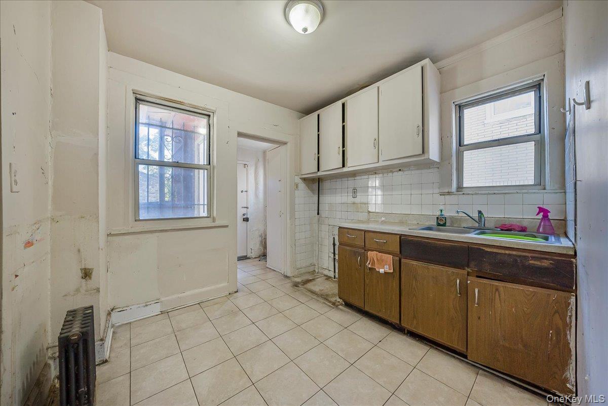 421 S 10th Avenue, Mount Vernon, NY 10550