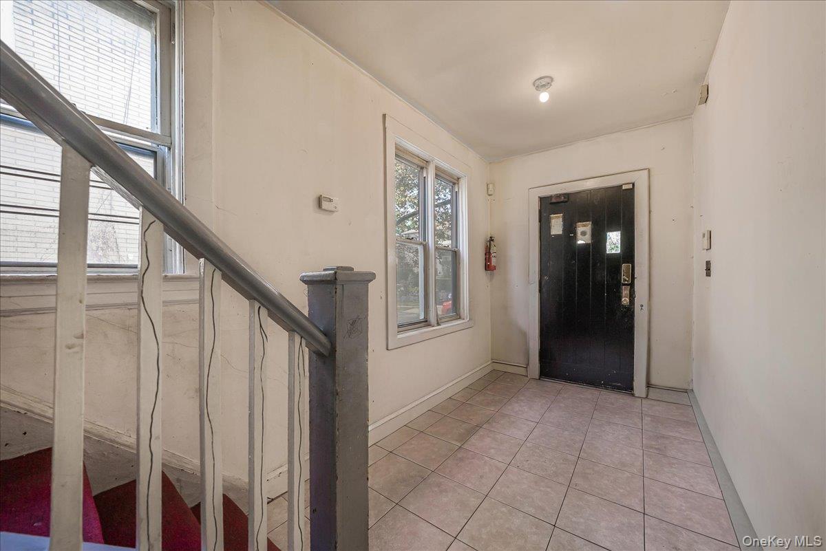 421 S 10th Avenue, Mount Vernon, NY 10550