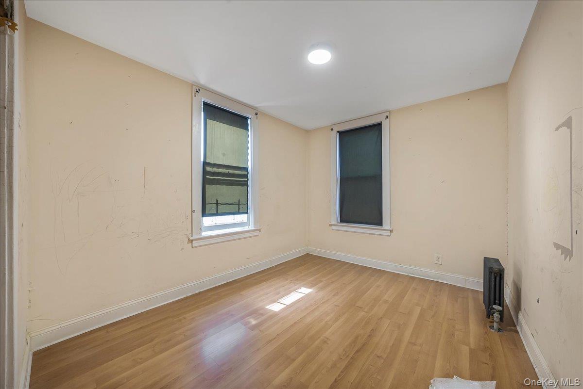 421 S 10th Avenue, Mount Vernon, NY 10550