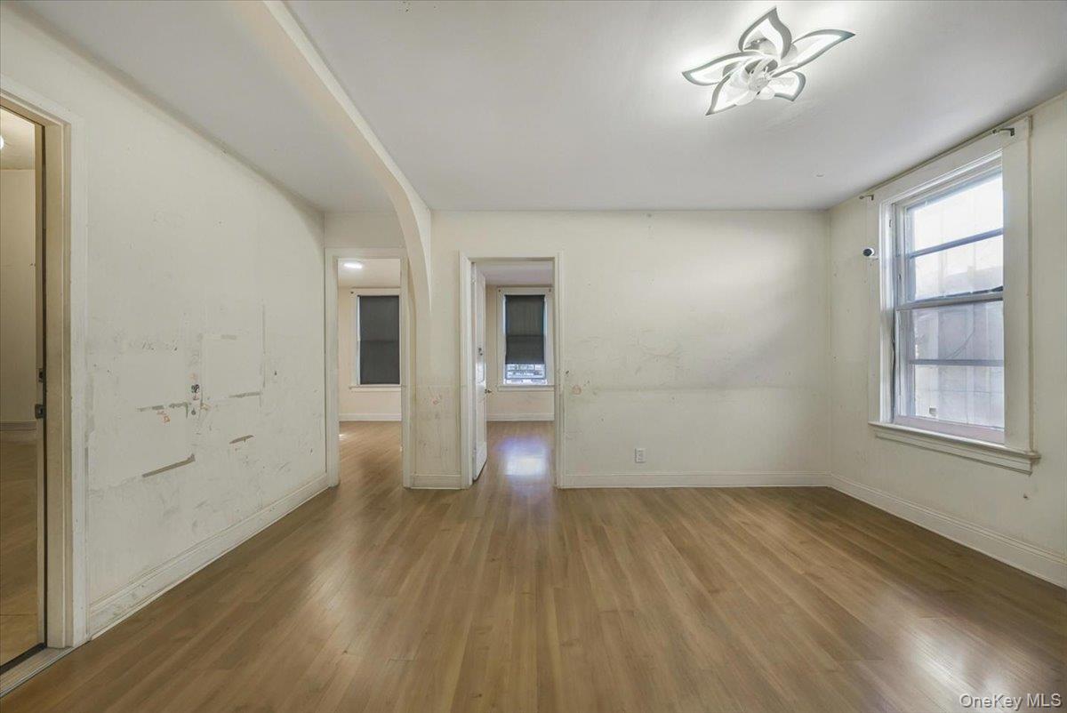 421 S 10th Avenue, Mount Vernon, NY 10550