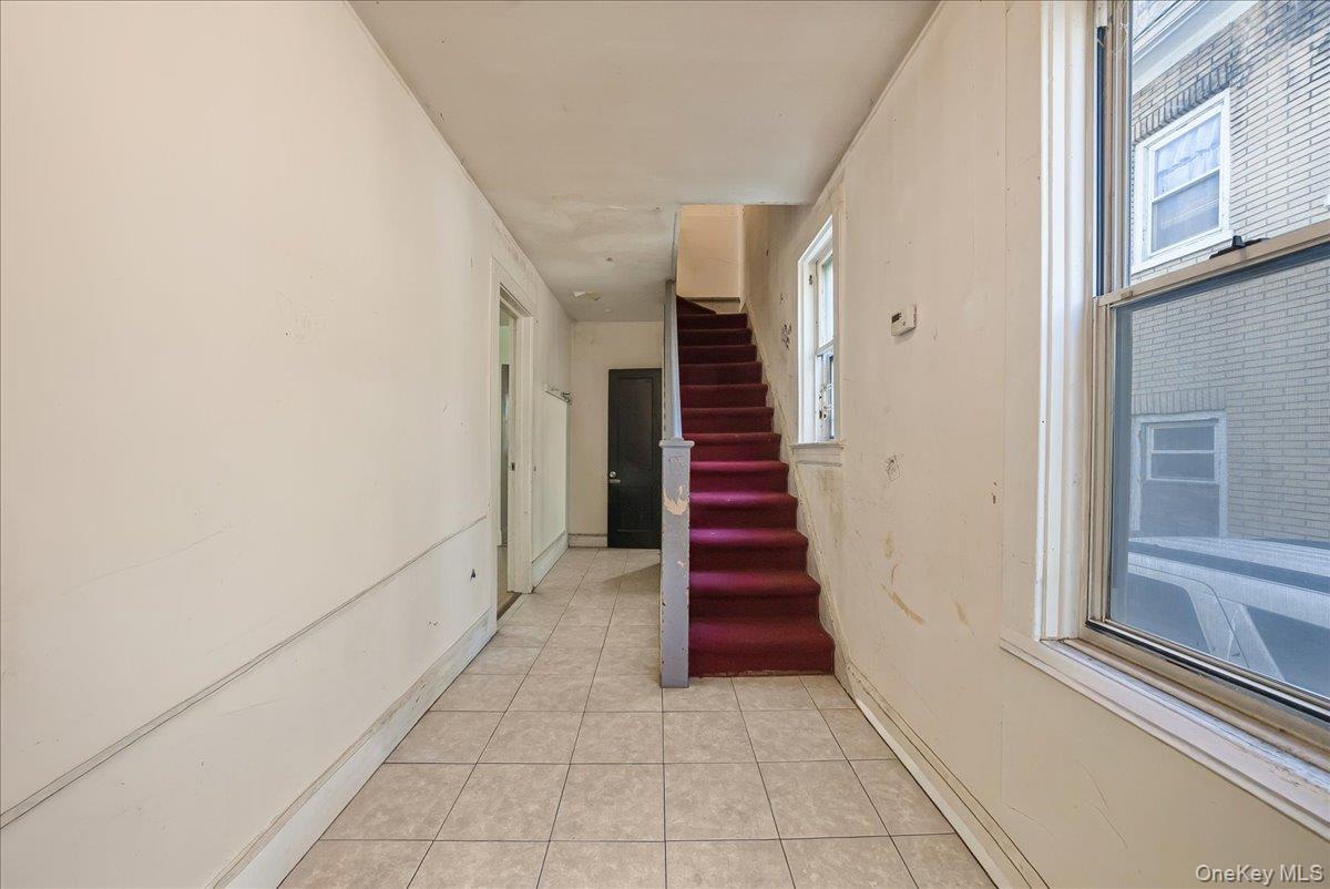 421 S 10th Avenue, Mount Vernon, NY 10550