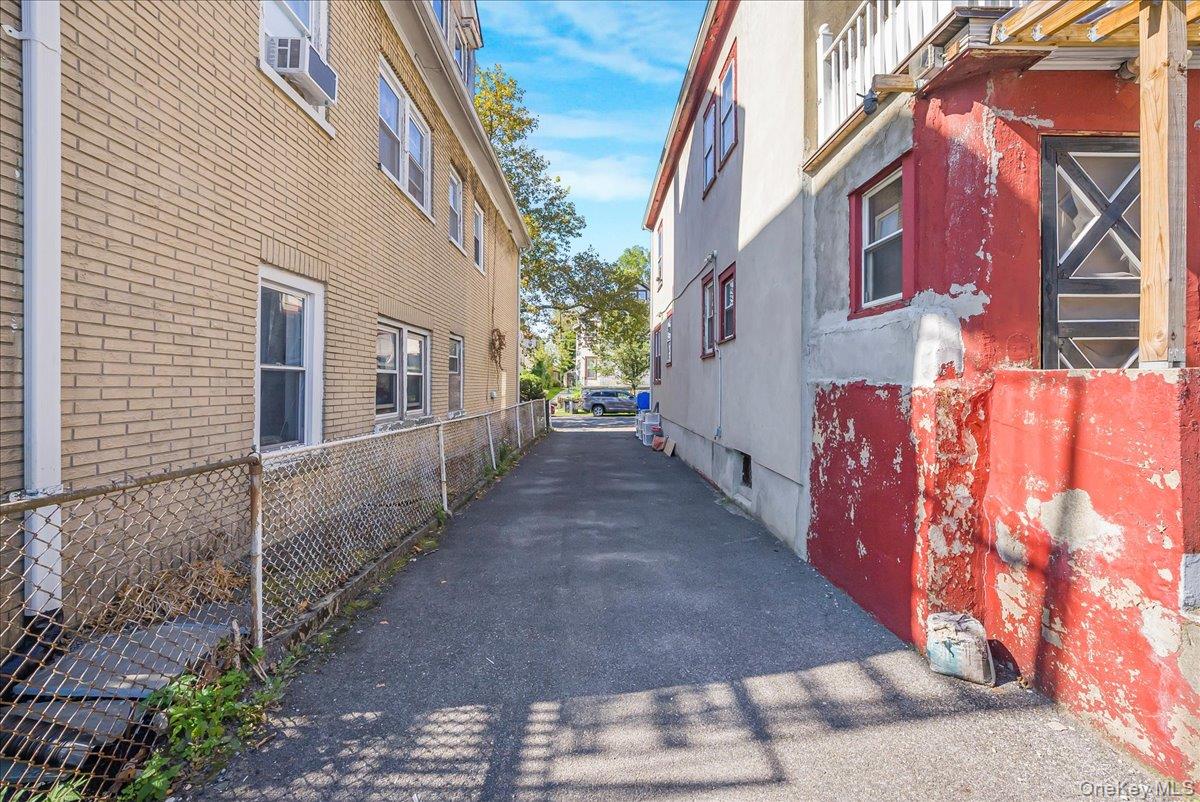 421 S 10th Avenue, Mount Vernon, NY 10550