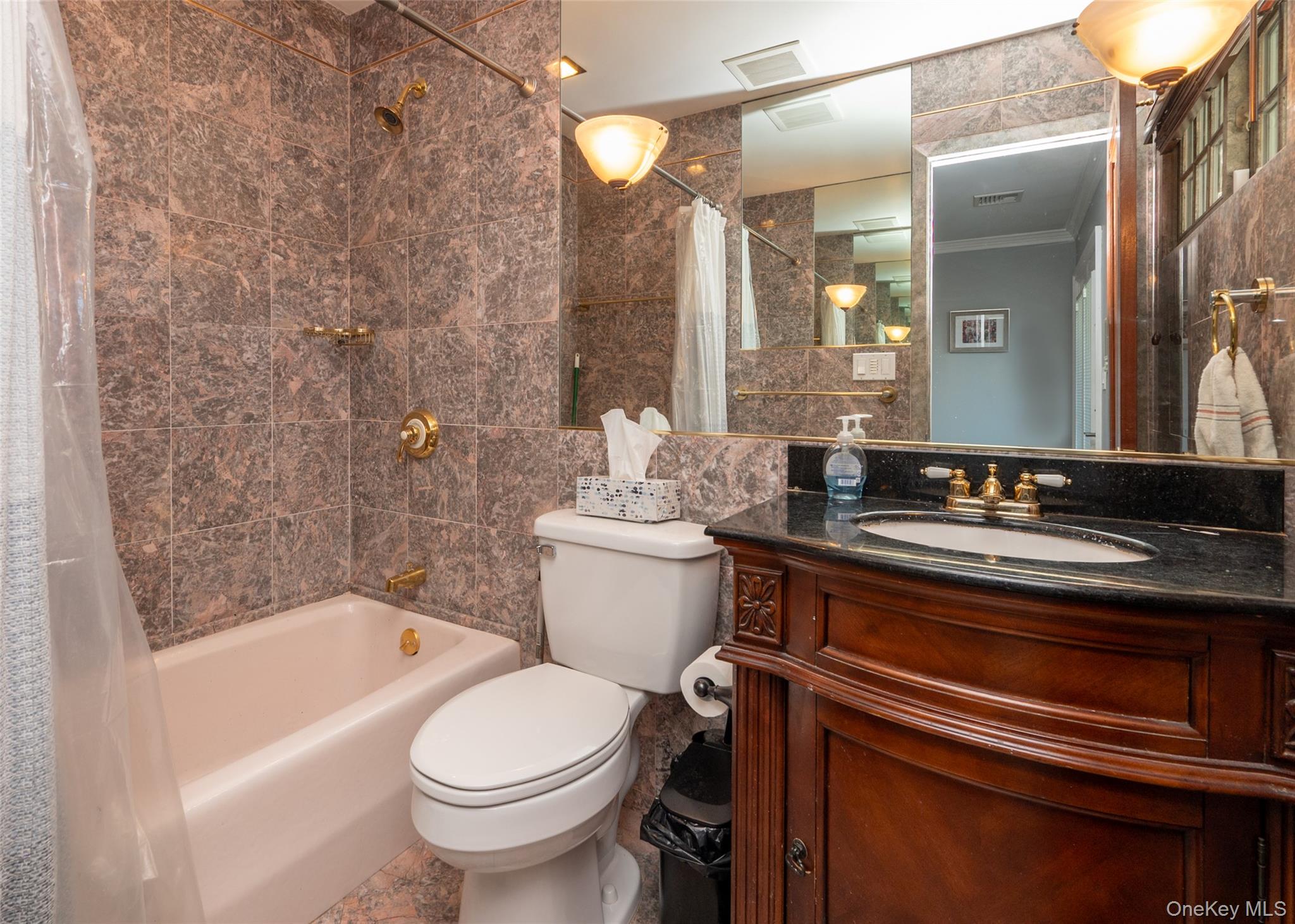 74 Broadway, Bethpage, NY 11714