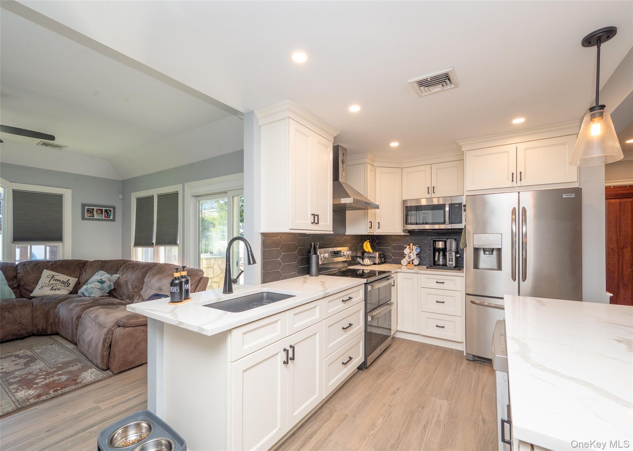 74 Broadway, Bethpage, NY 11714