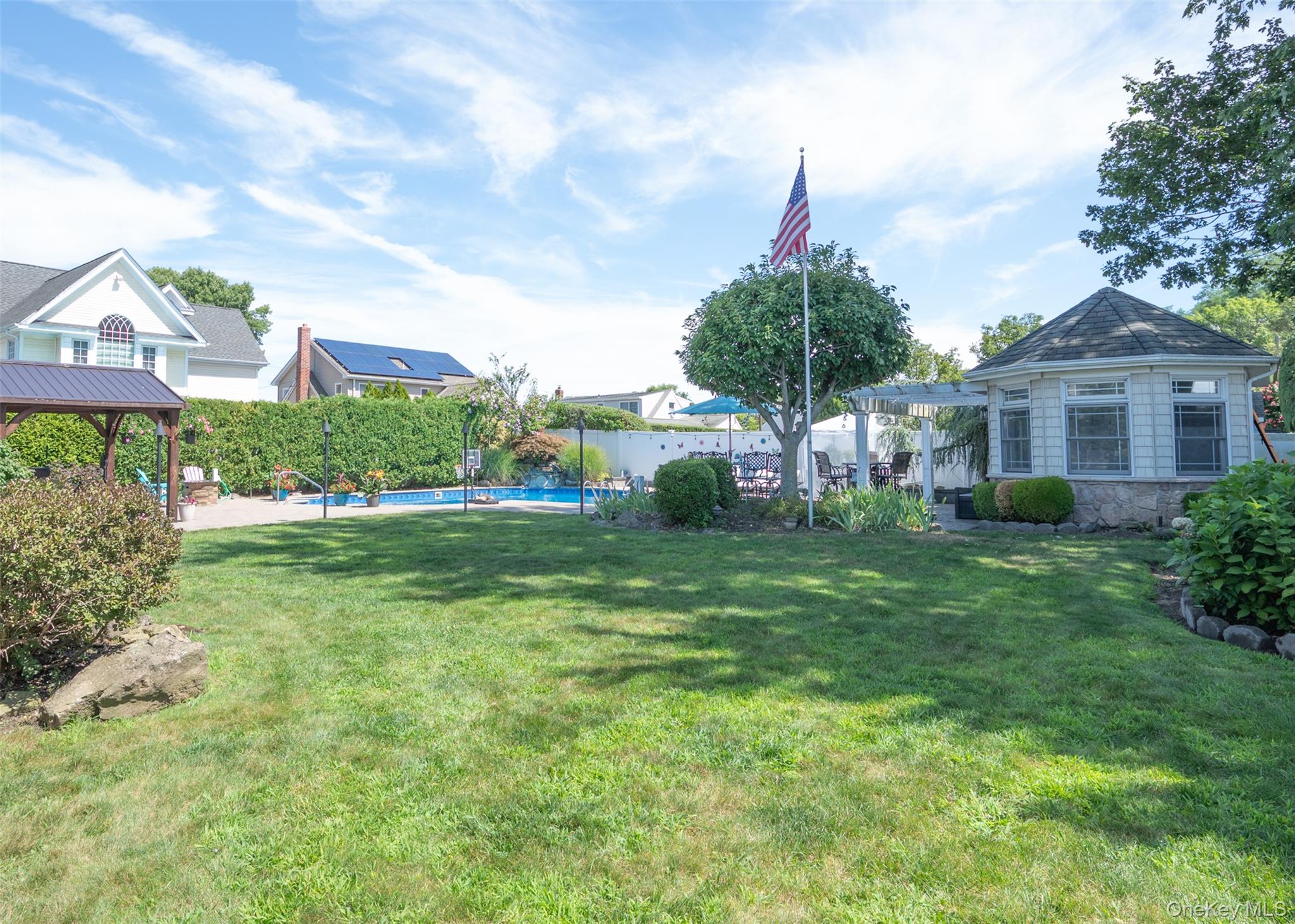 74 Broadway, Bethpage, NY 11714