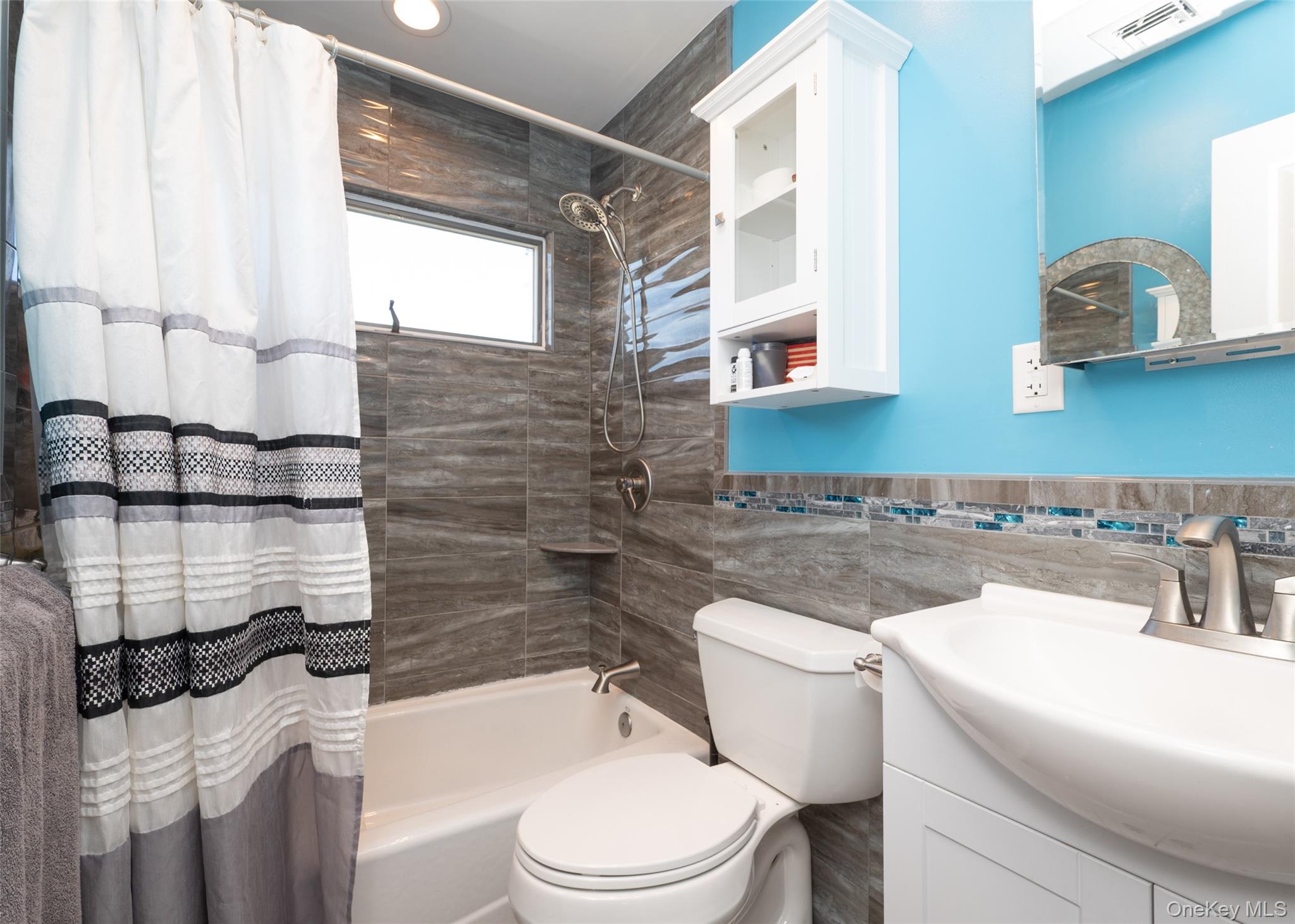 74 Broadway, Bethpage, NY 11714