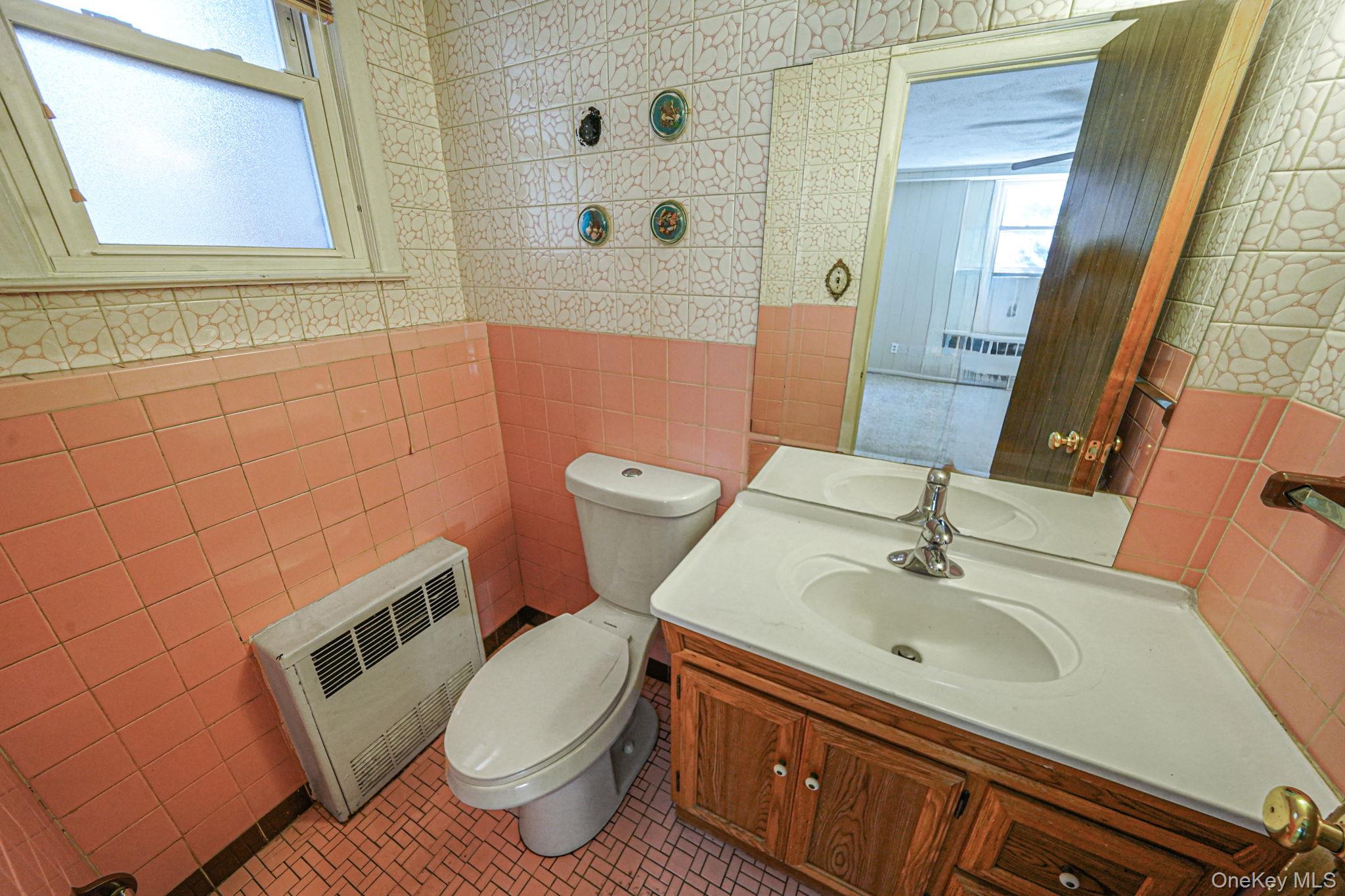 379 Roxbury Road S, Garden City South, NY 11530