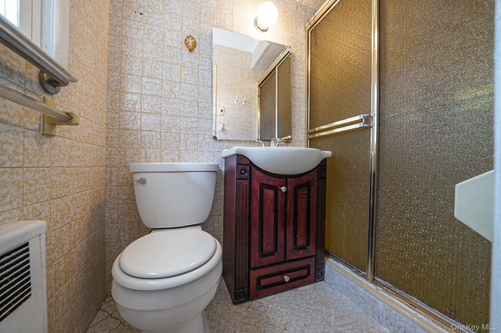 379 Roxbury Road S, Garden City South, NY 11530