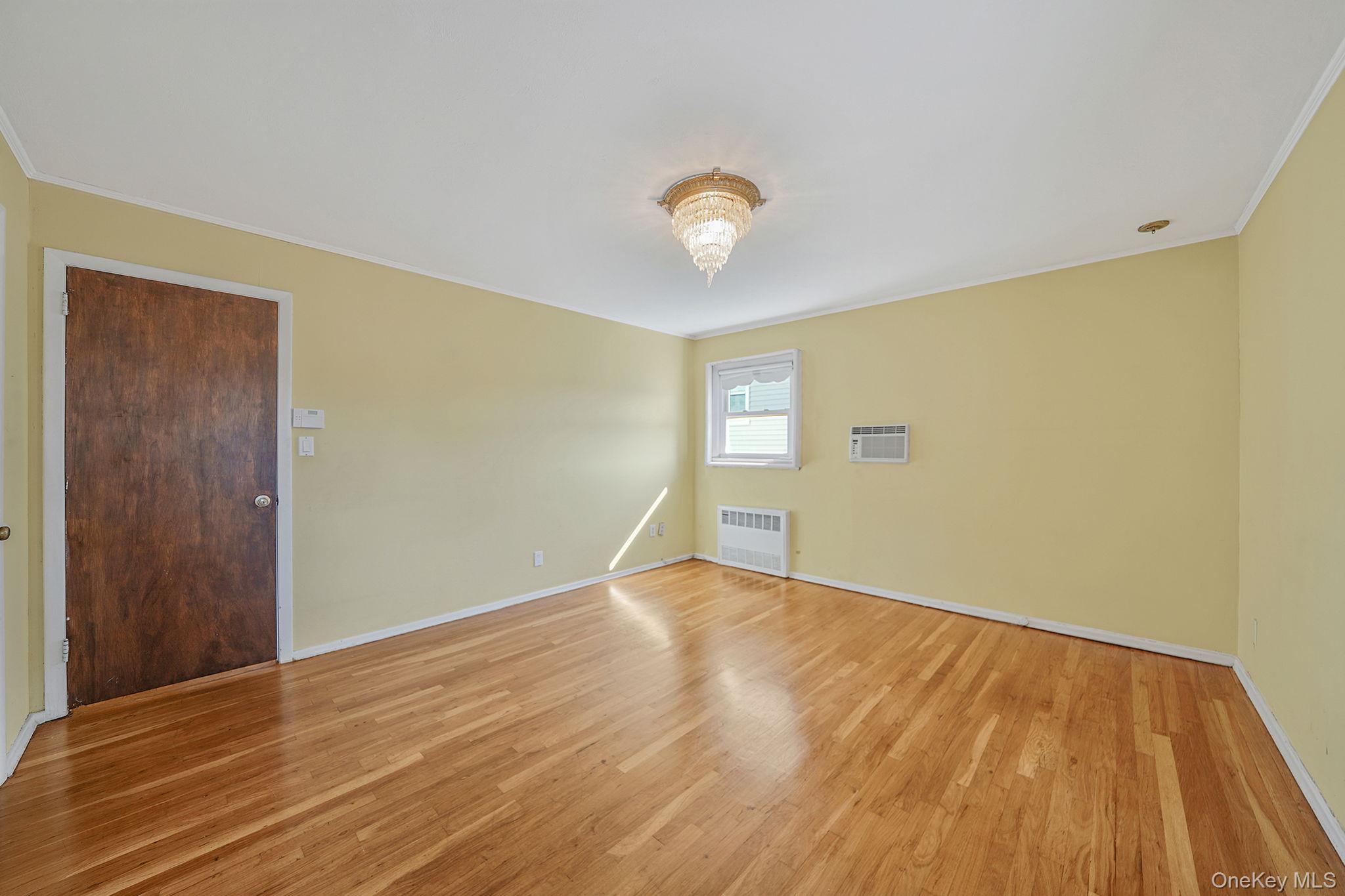 379 Roxbury Road S, Garden City South, NY 11530