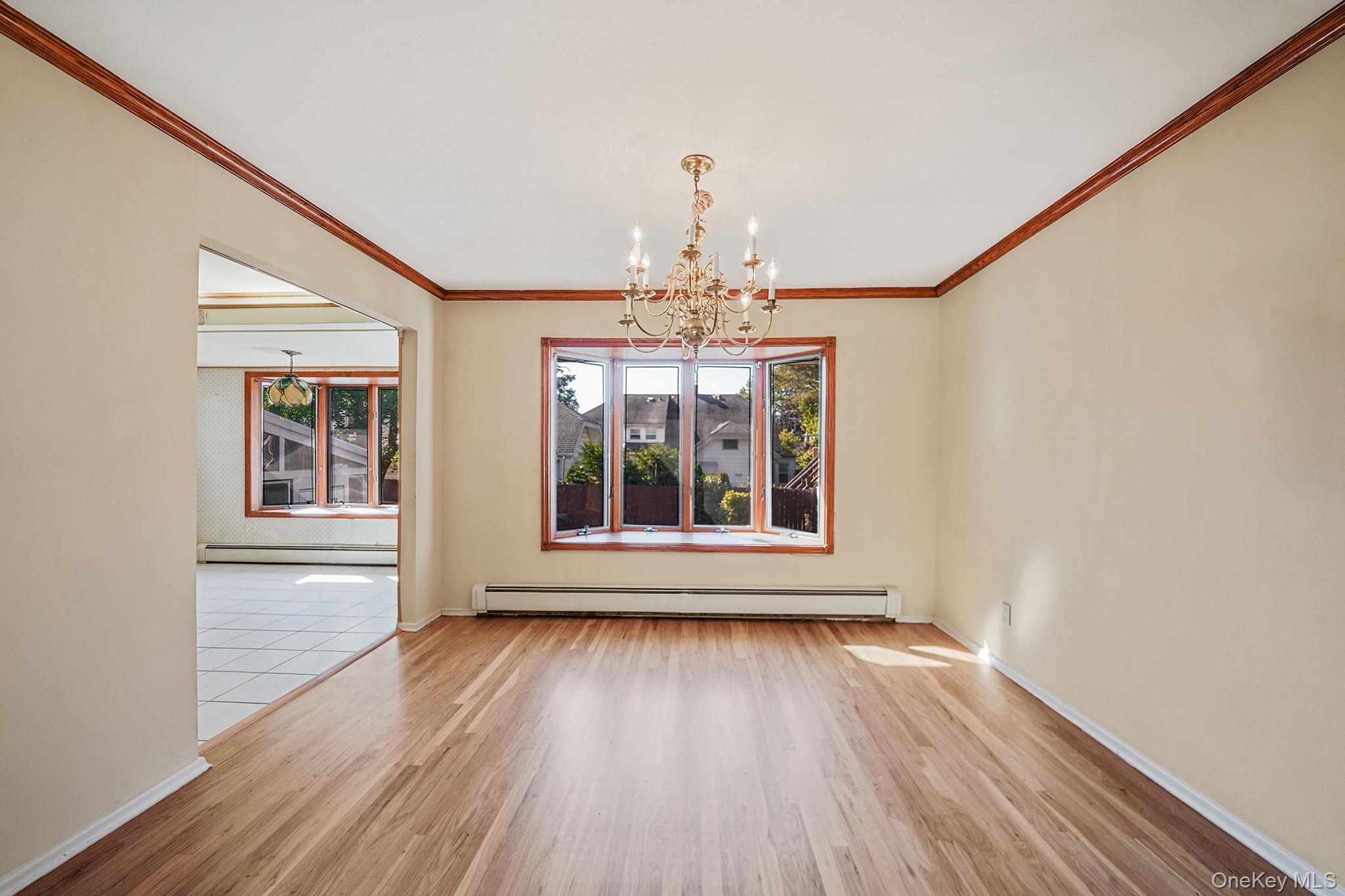 379 Roxbury Road S, Garden City South, NY 11530