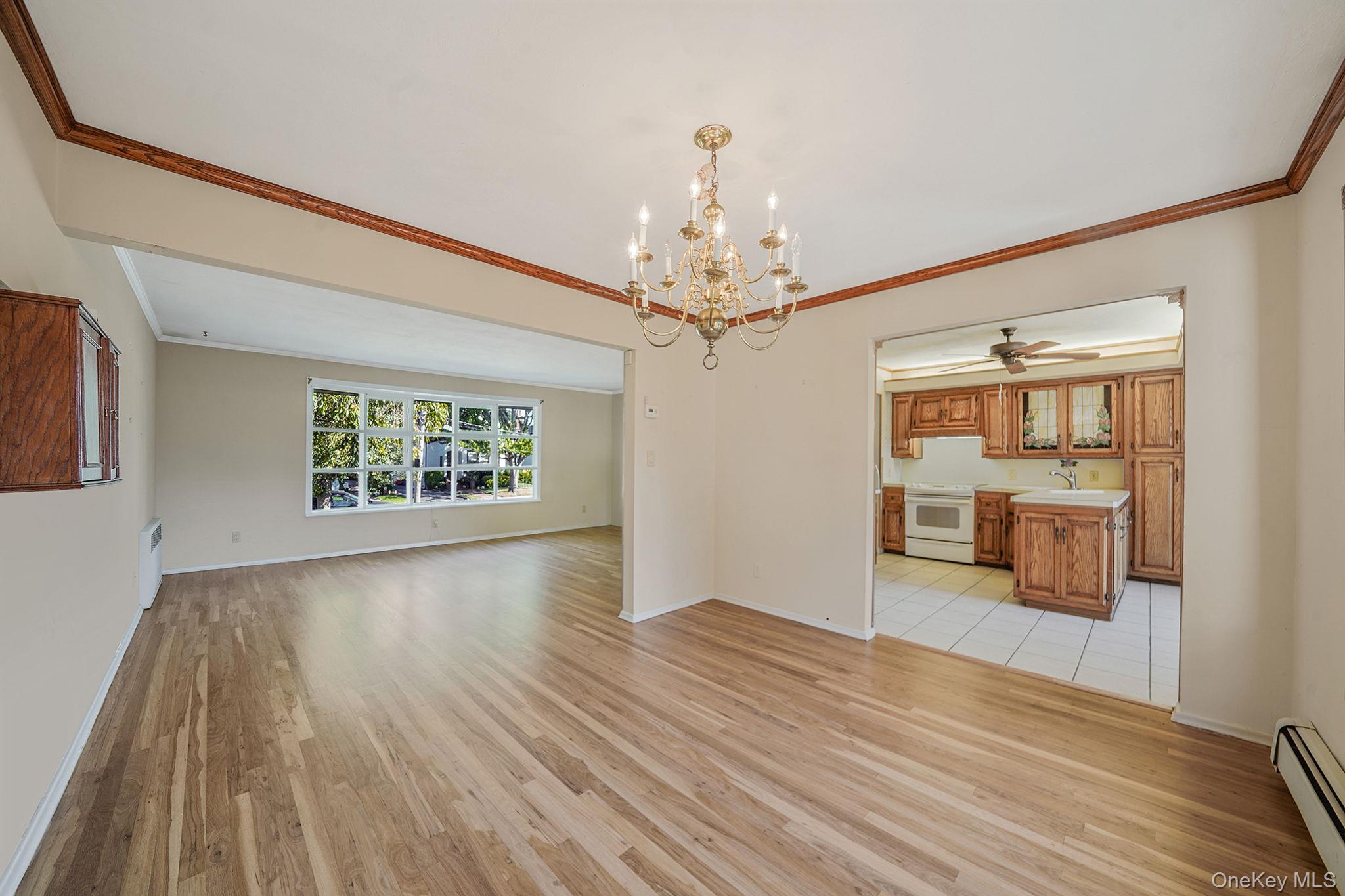 379 Roxbury Road S, Garden City South, NY 11530