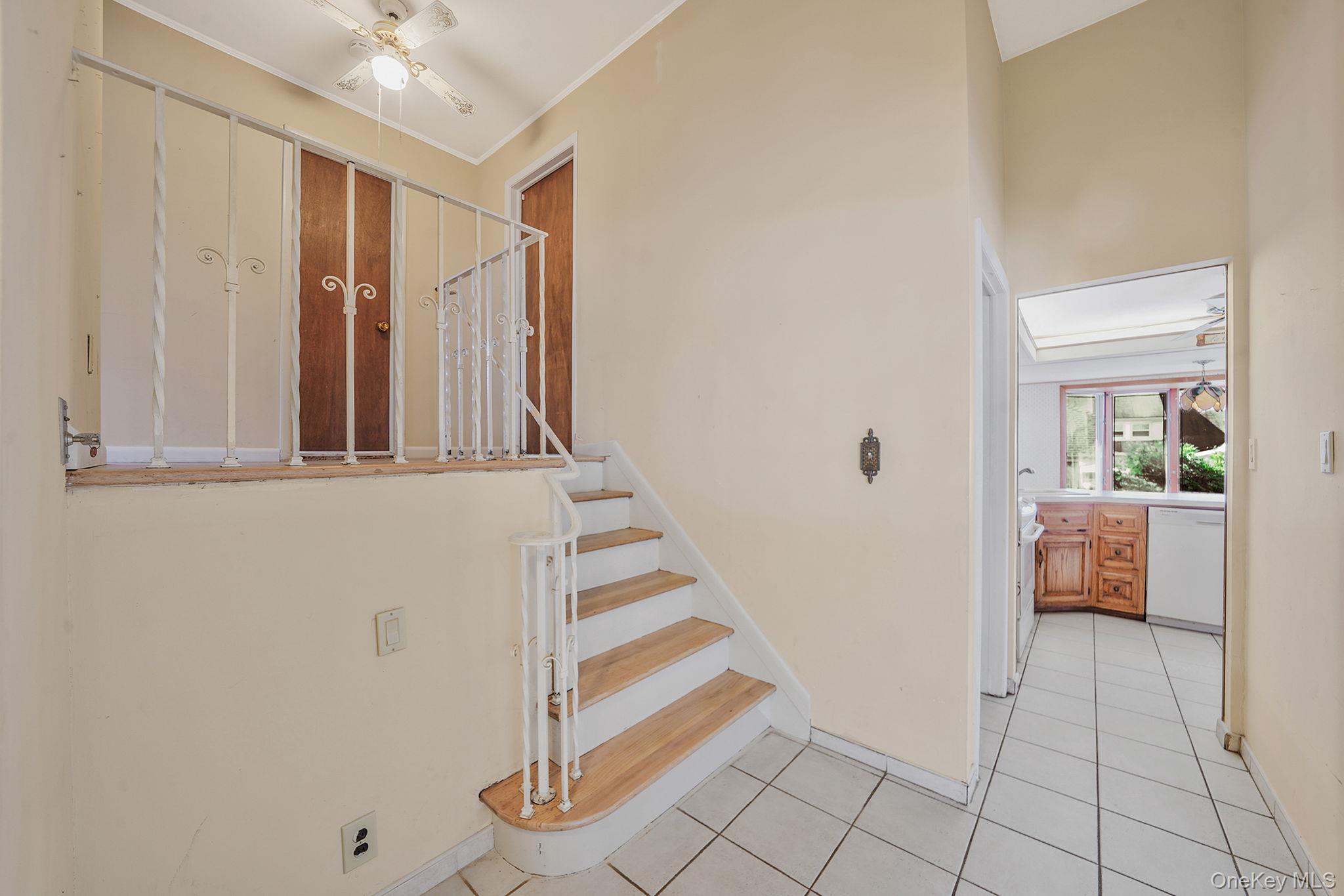 379 Roxbury Road S, Garden City South, NY 11530