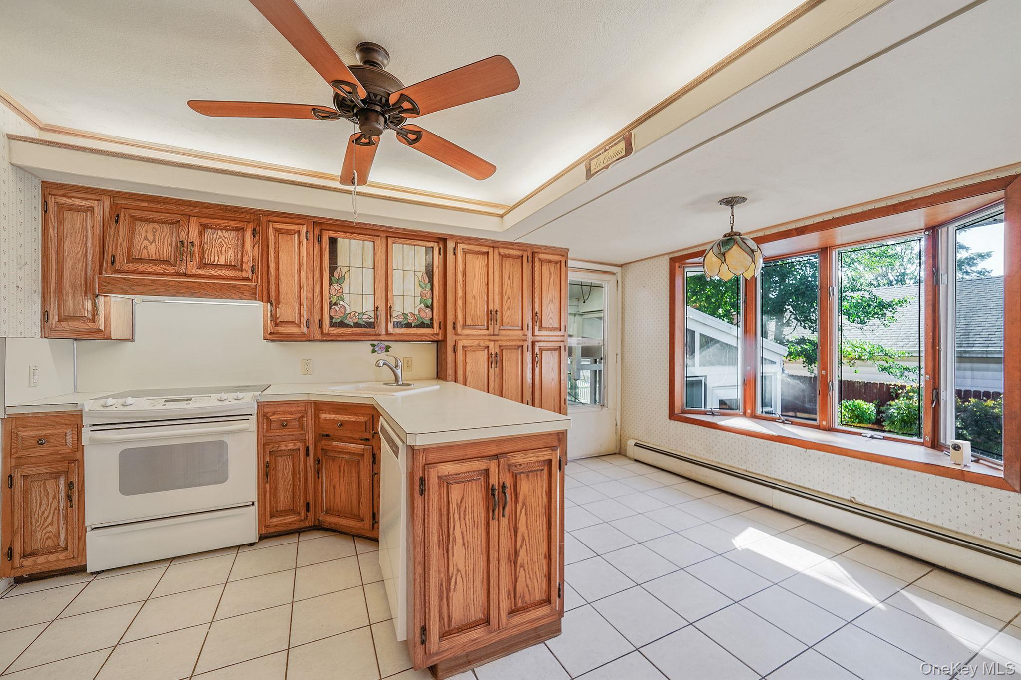 379 Roxbury Road S, Garden City South, NY 11530