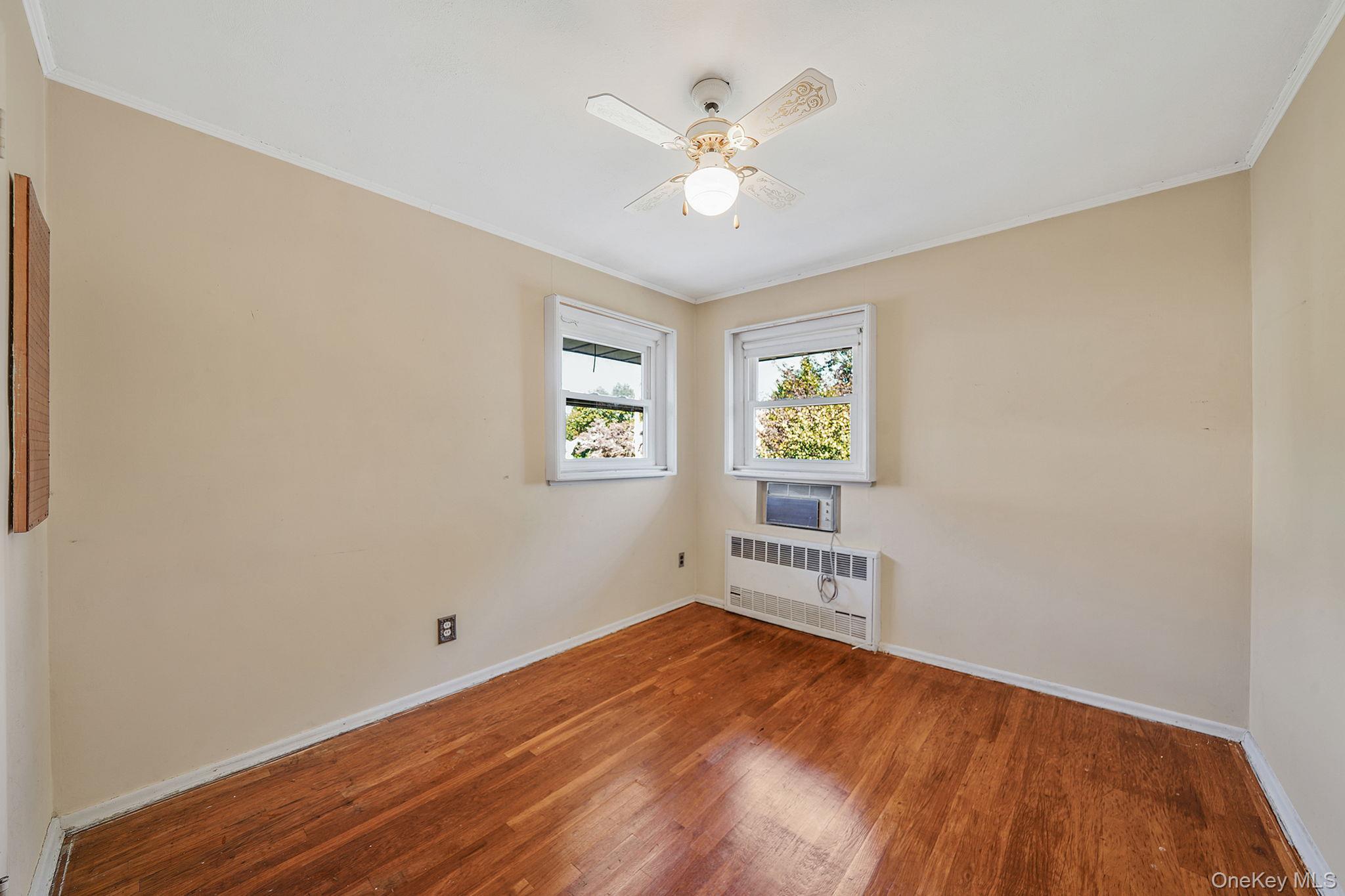 379 Roxbury Road S, Garden City South, NY 11530