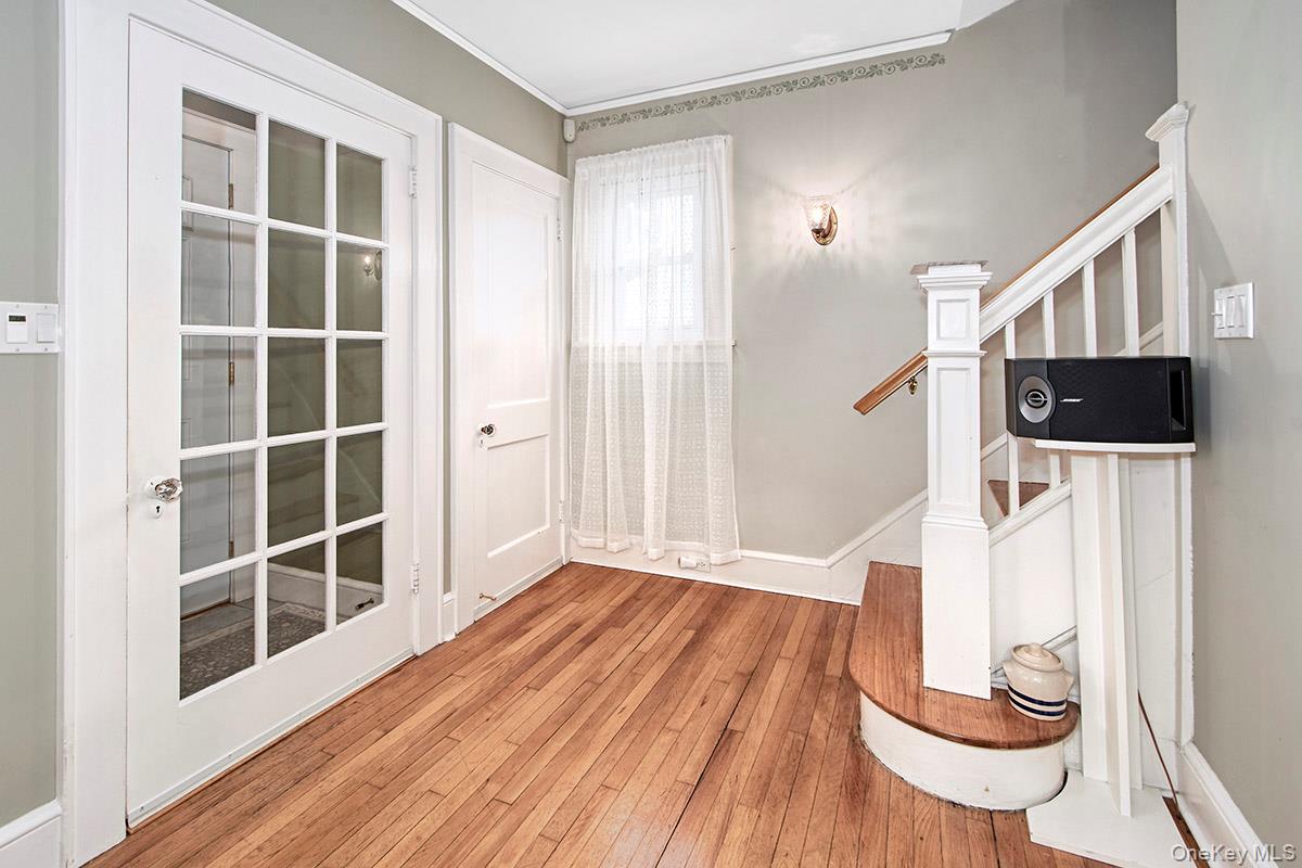 72 Ogden Avenue, White Plains, NY 10605