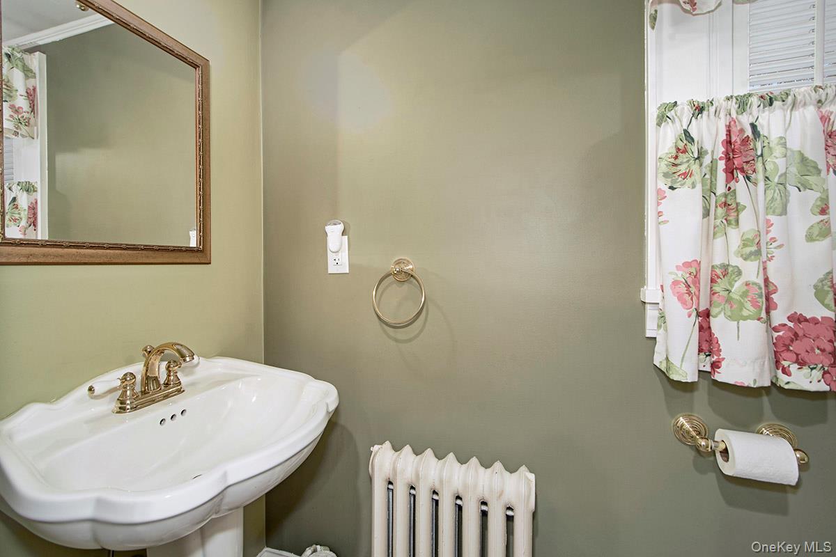 72 Ogden Avenue, White Plains, NY 10605