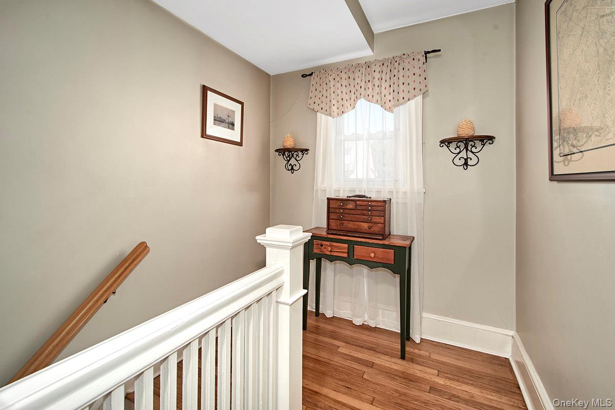 72 Ogden Avenue, White Plains, NY 10605