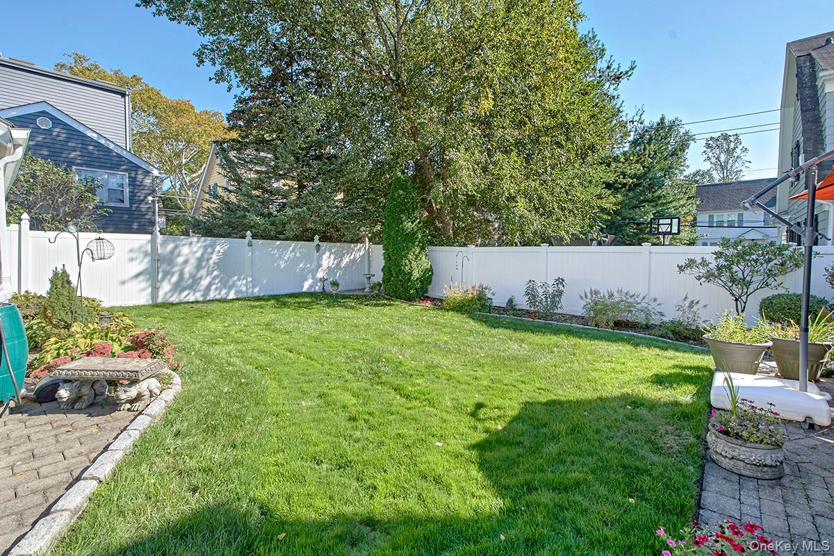 72 Ogden Avenue, White Plains, NY 10605