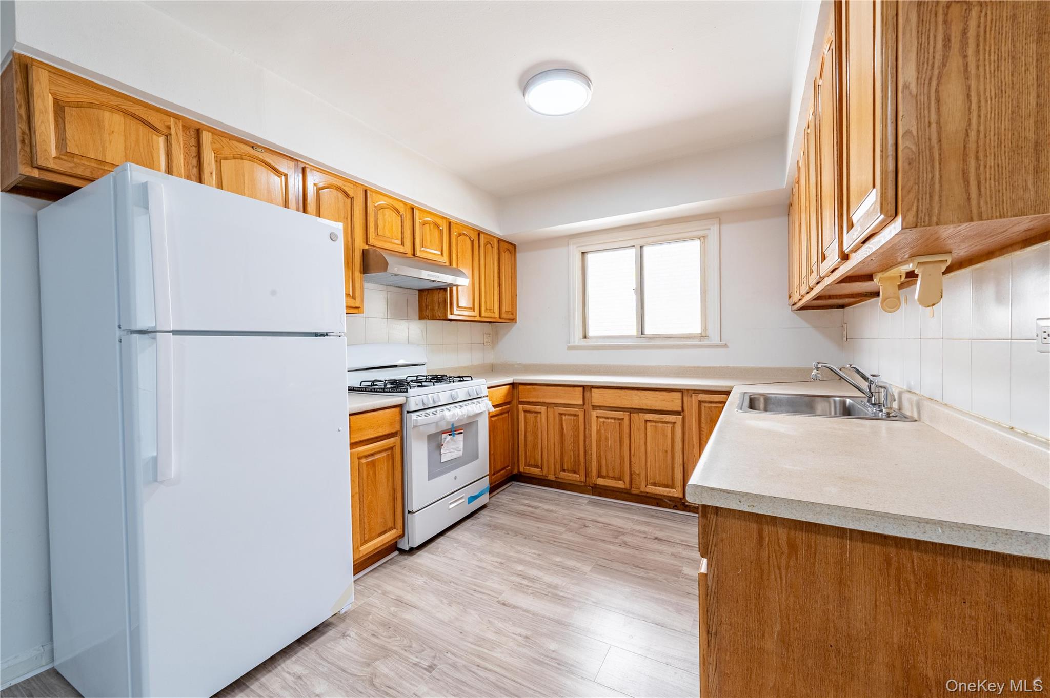 2730 Barnes Avenue, Bronx, NY 10467