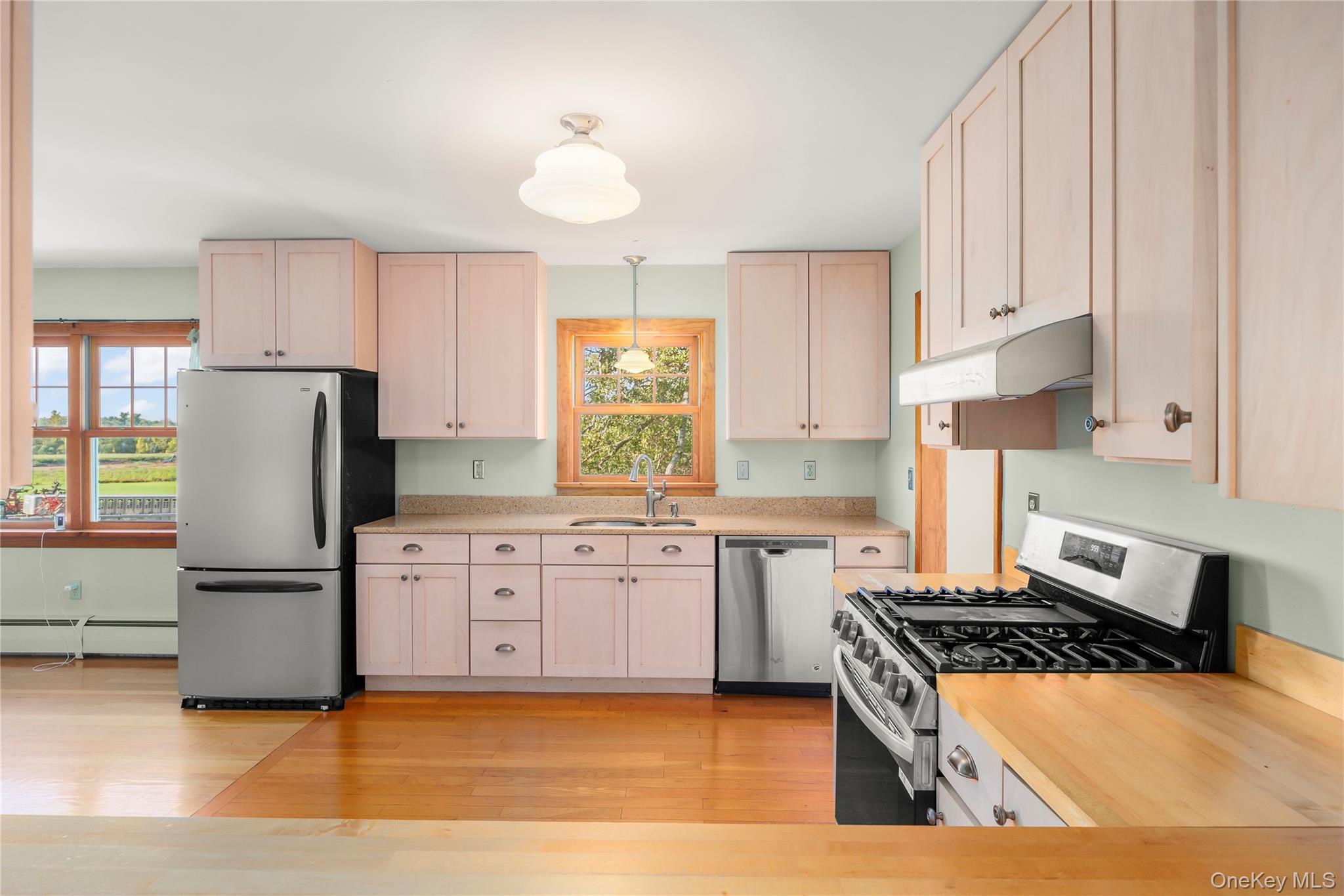 76 Smith Road, Kinderhook, NY 12106